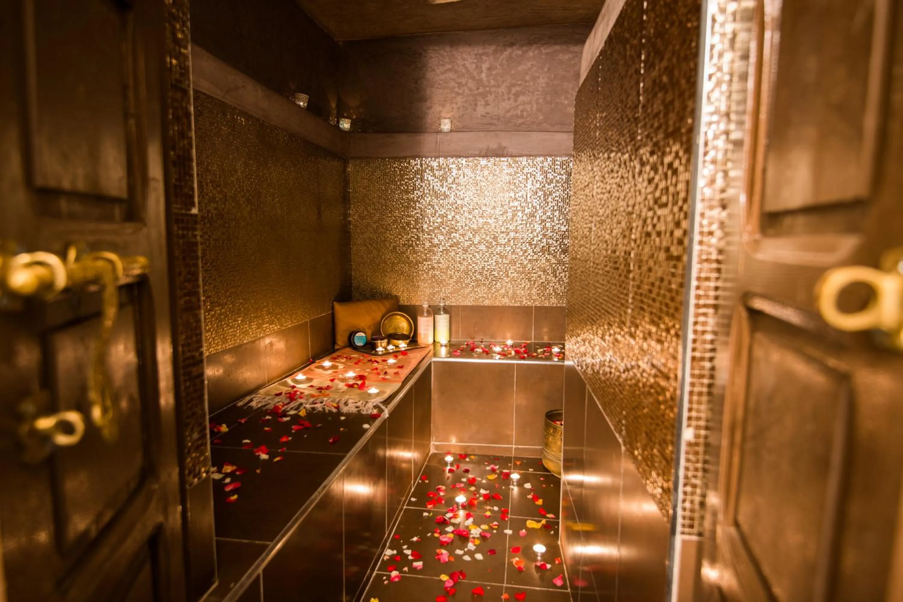 Steam room in Riad Villa Wengé & Spa