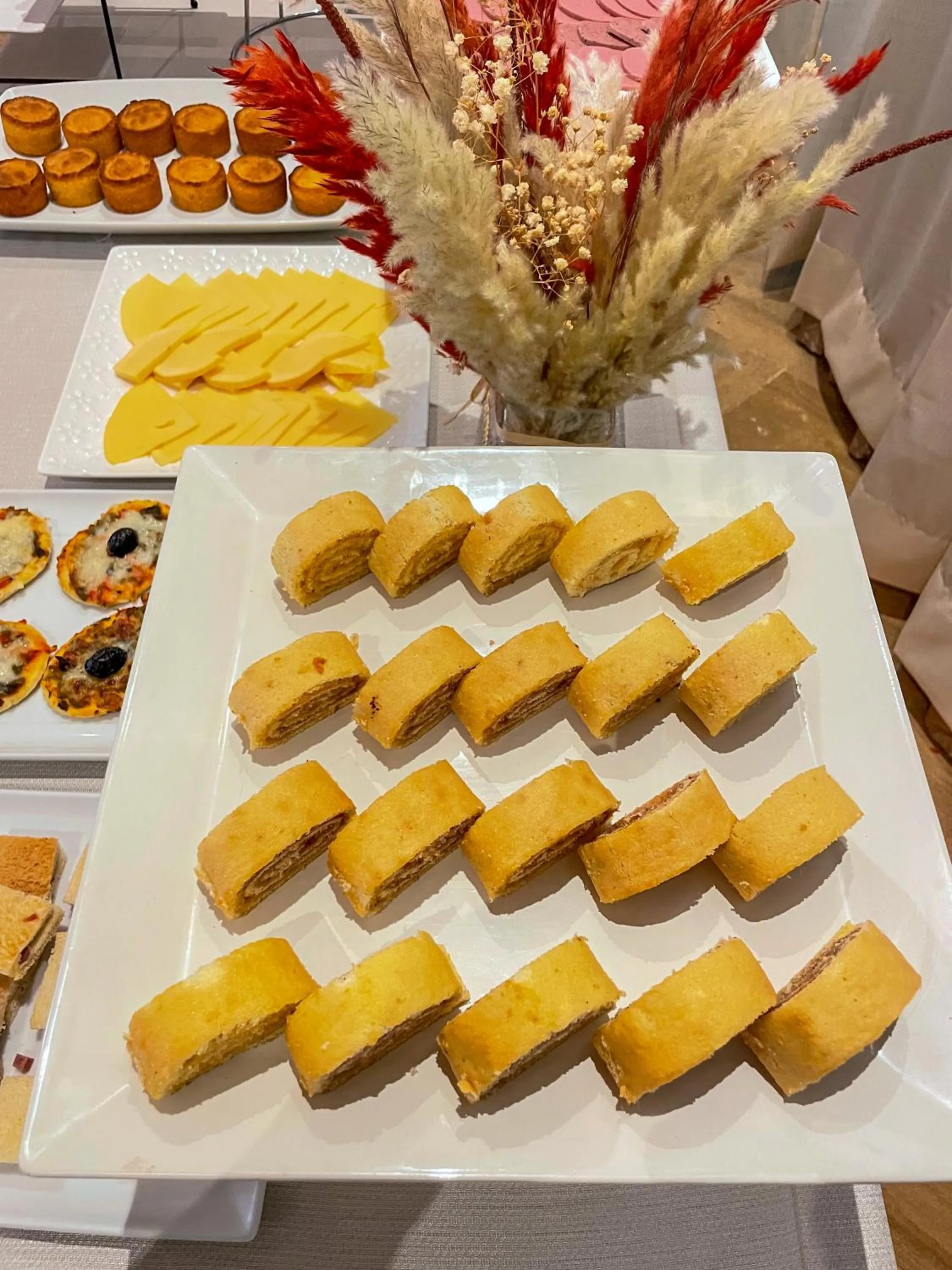 Breakfast in Intouriste Hôtel & Suites