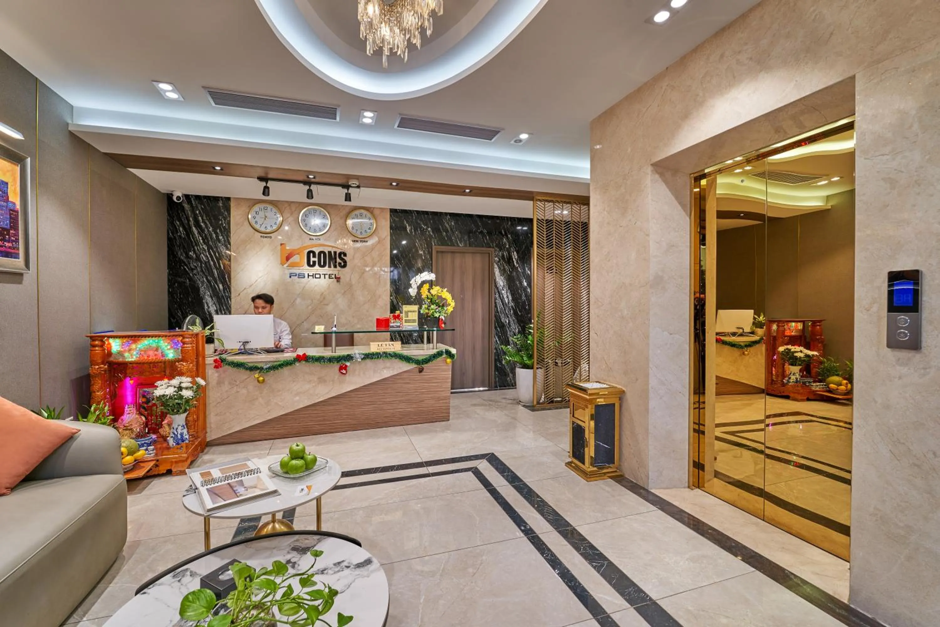 Lobby or reception in Bcons PS Hotel and Apartment- Newly Opened Hotel