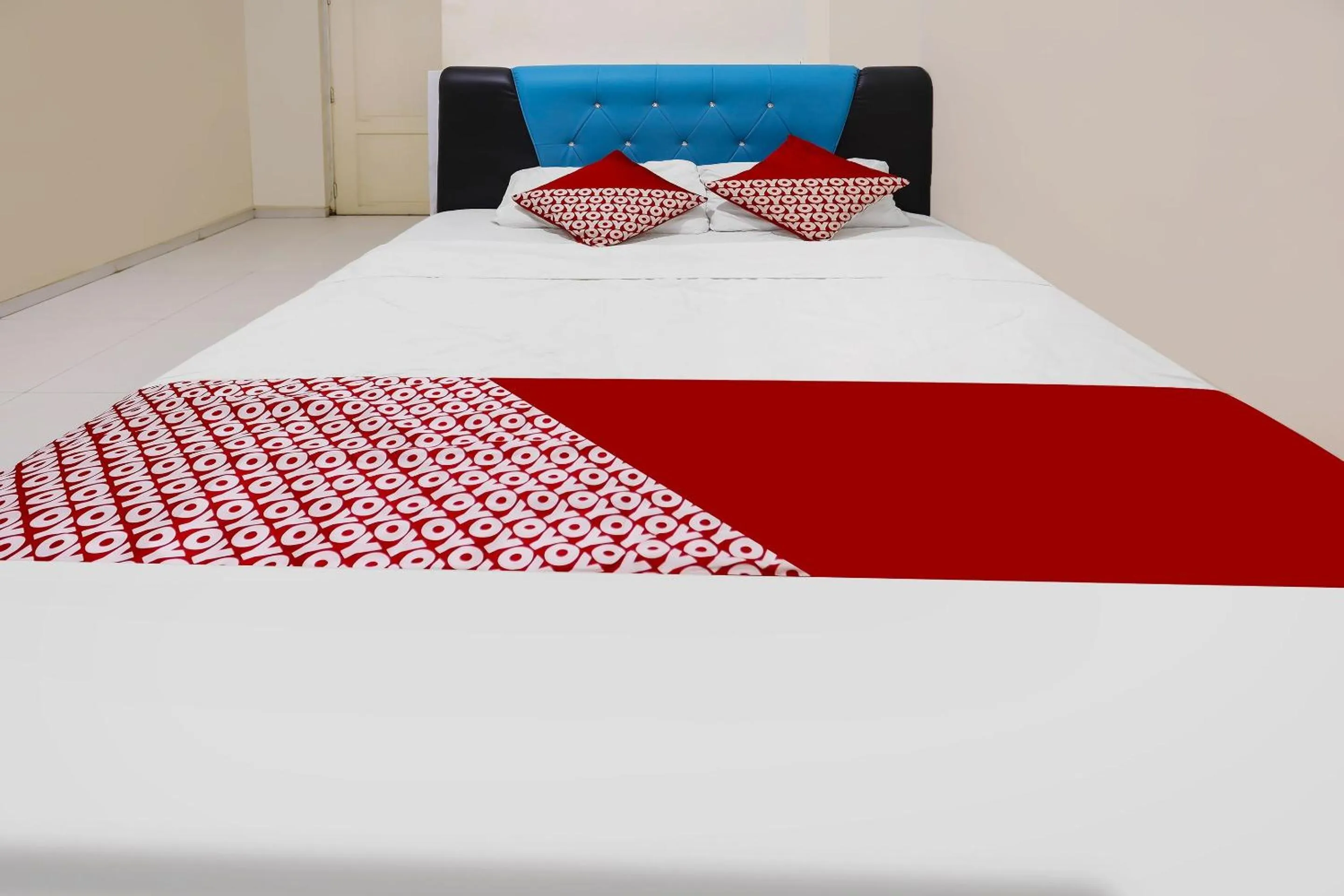 Bedroom, Bed in Hotel O Hasan House Syariah 2NearVihara Budhi Bhakti