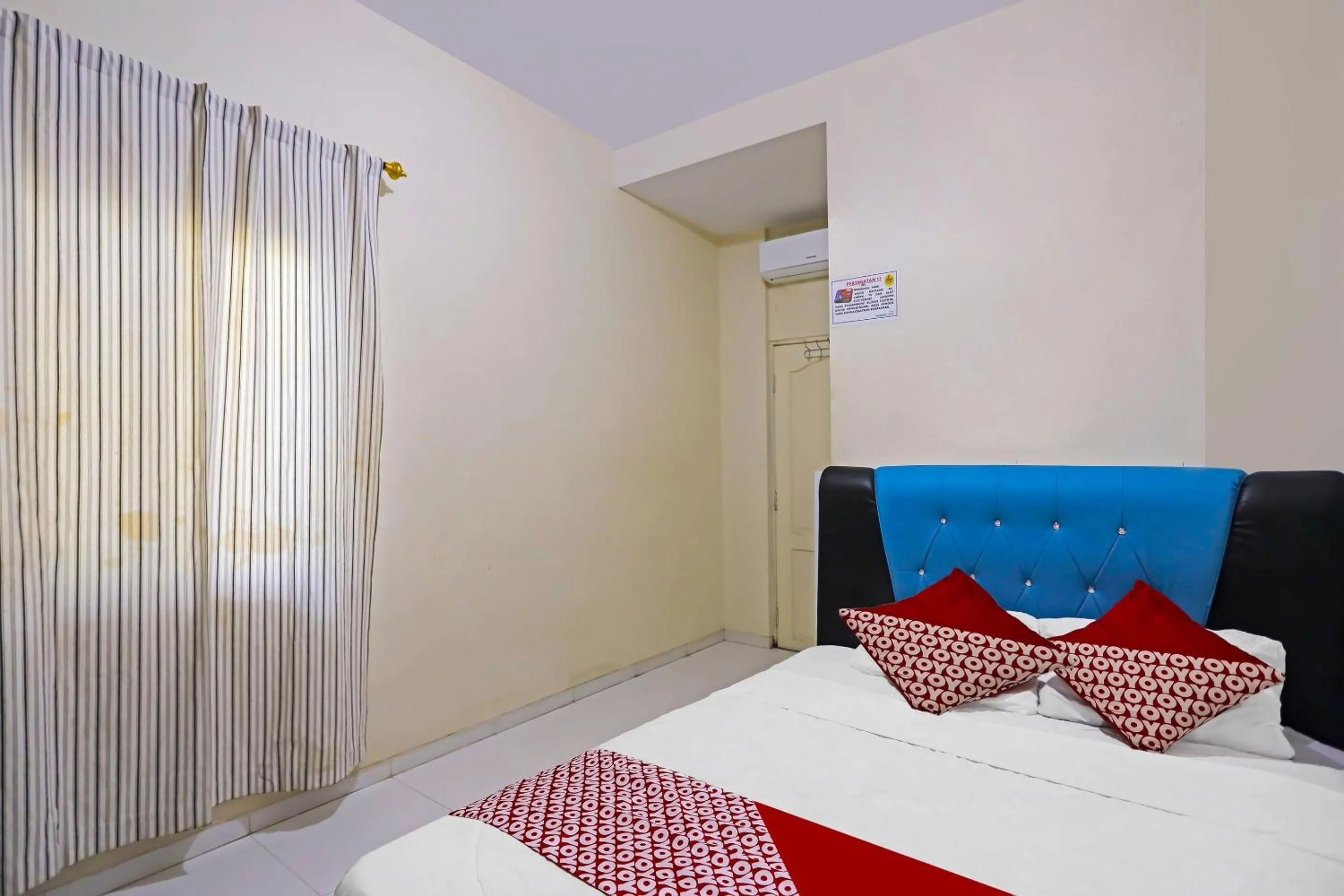 Bedroom, Bed in Hotel O Hasan House Syariah 2NearVihara Budhi Bhakti