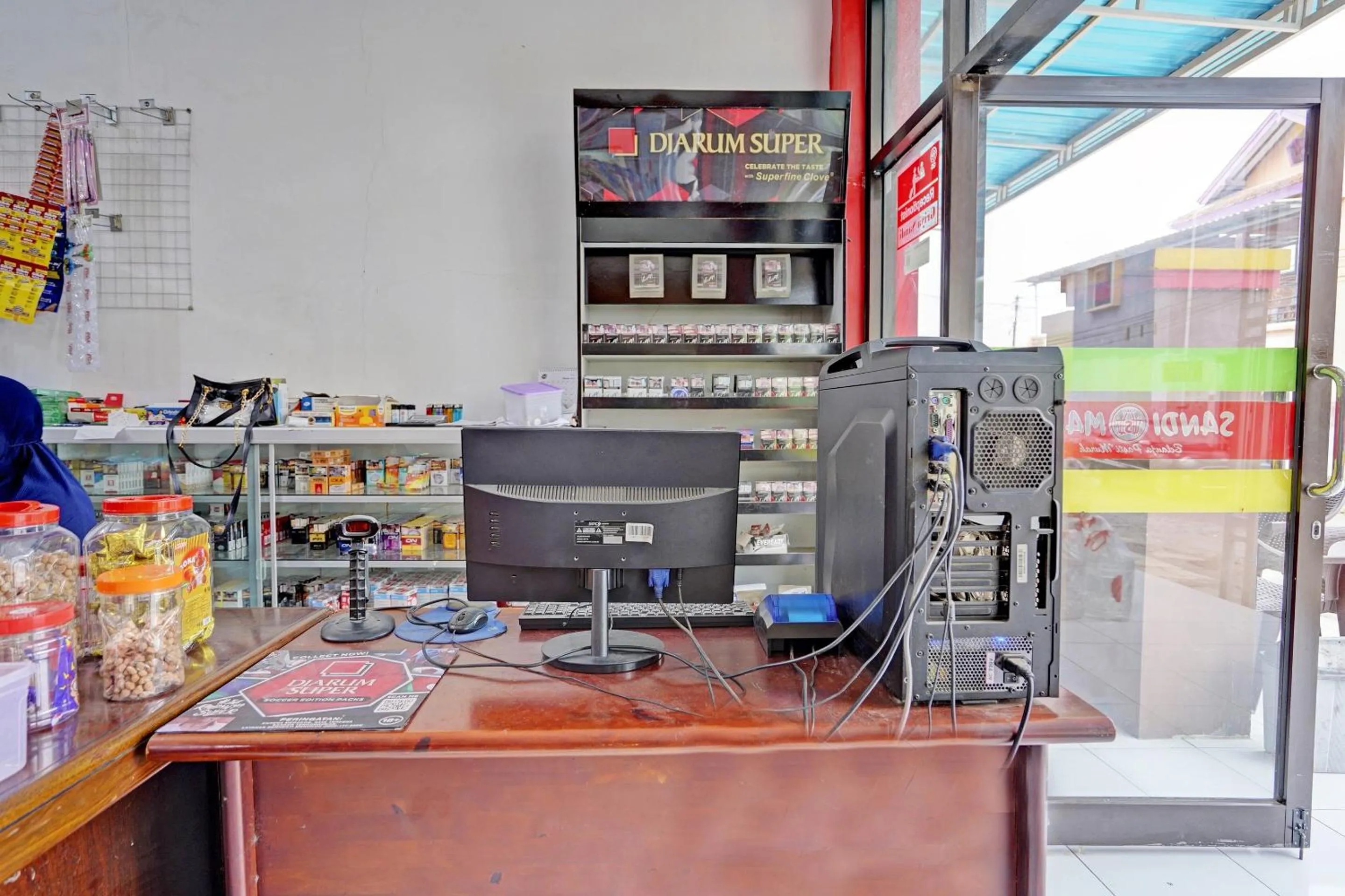 Lobby or reception in Hotel O Griya Sandi Residence Family NearPantai Boom