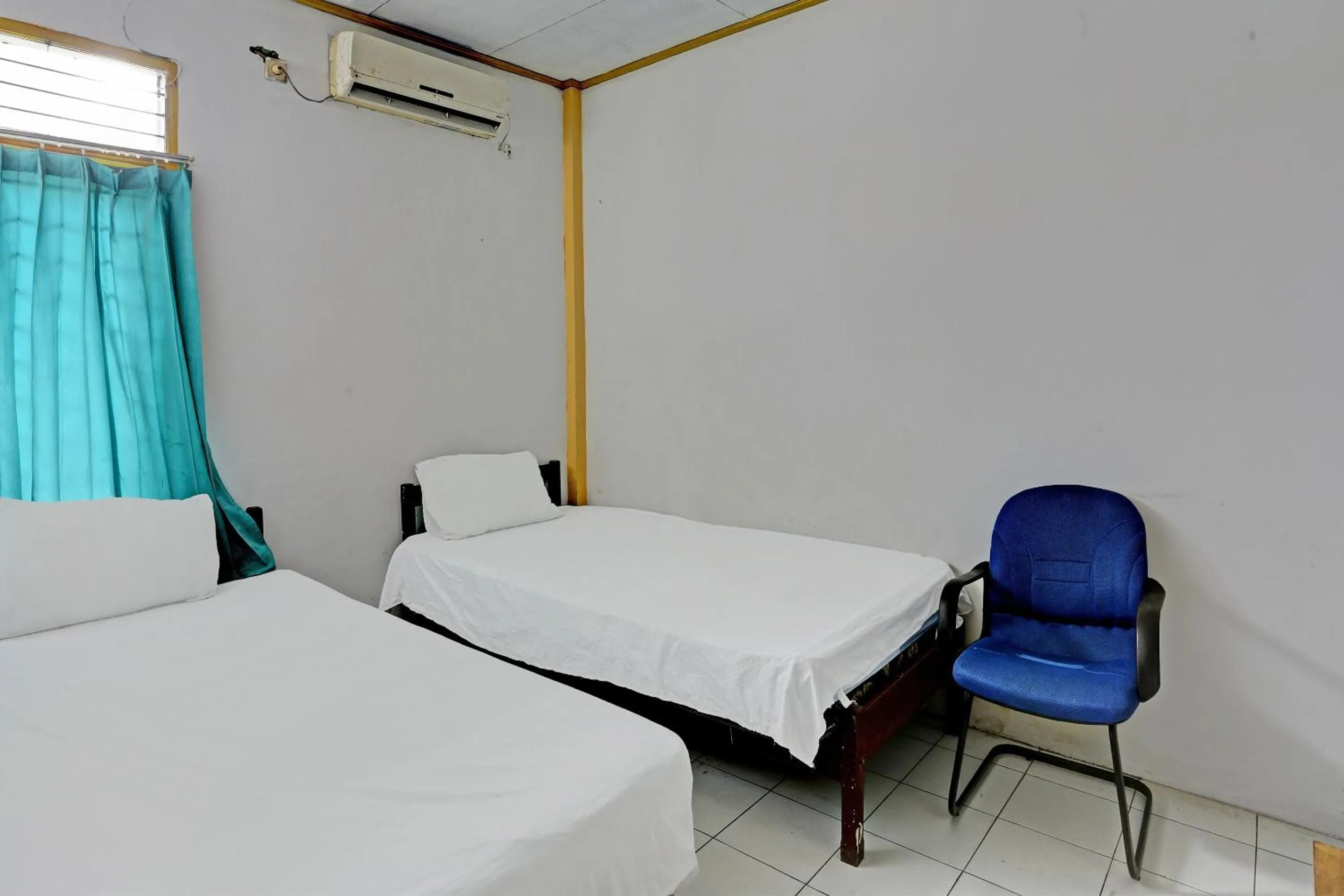 Bedroom, Bed in Hotel O Penginapan Aina Syariah