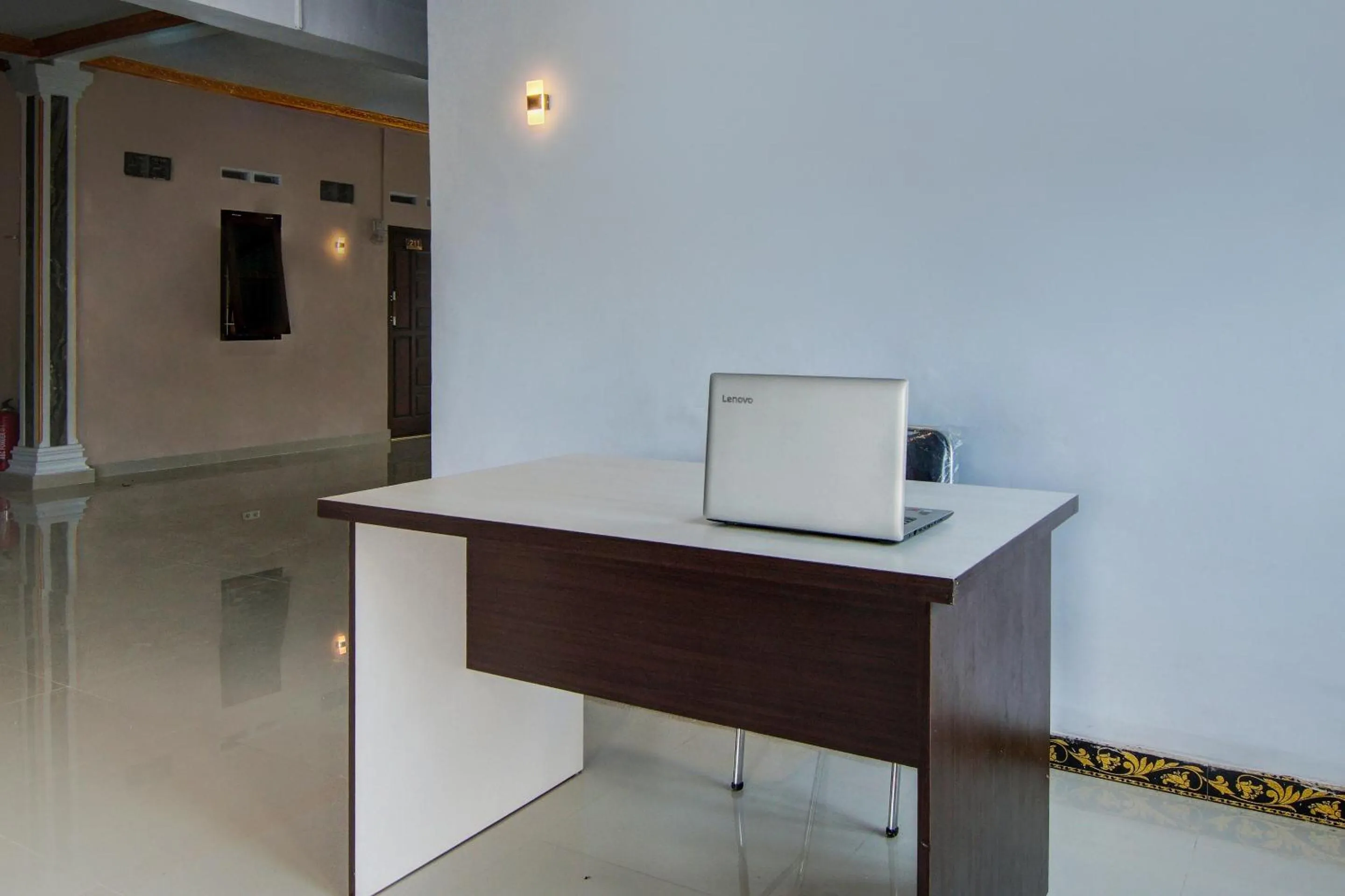 Lobby or reception in Hotel O Putri Homestay Syariah Near SPBU 14.282.694 (Air Hitam)
