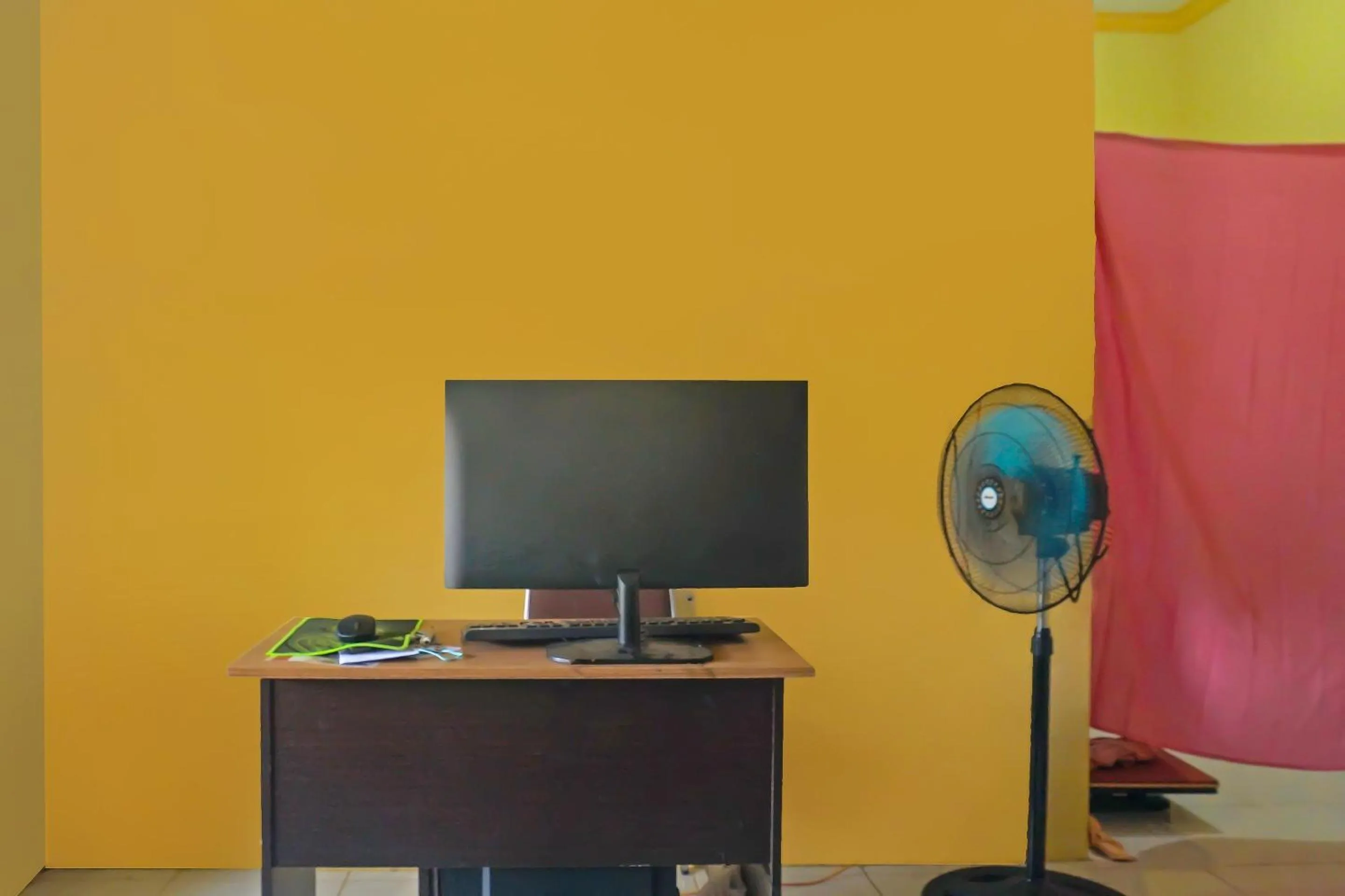 Lobby or reception in Hotel O Azeela Kost Syariah