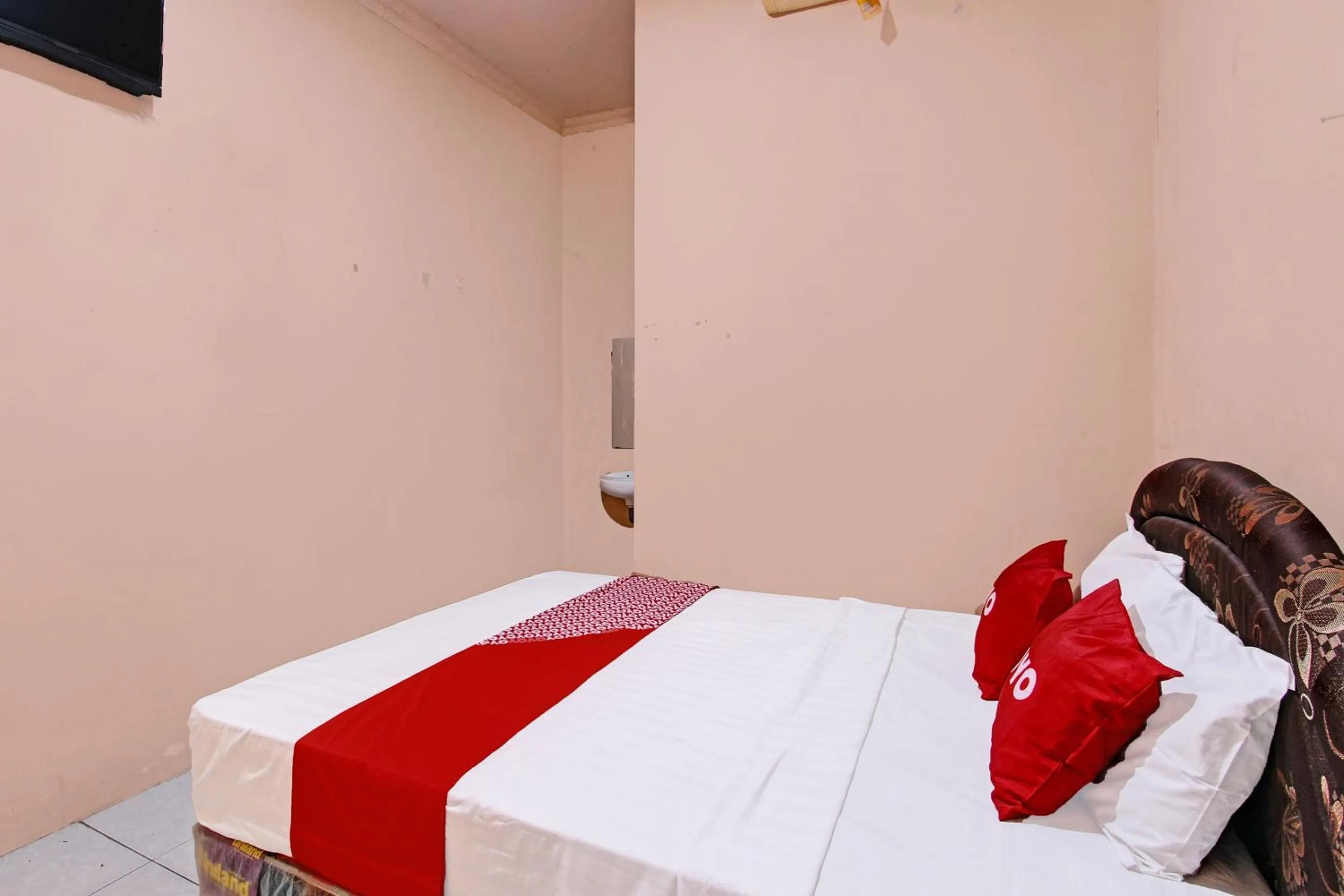 Bedroom in OYO 92459 Cahyo Kost 2