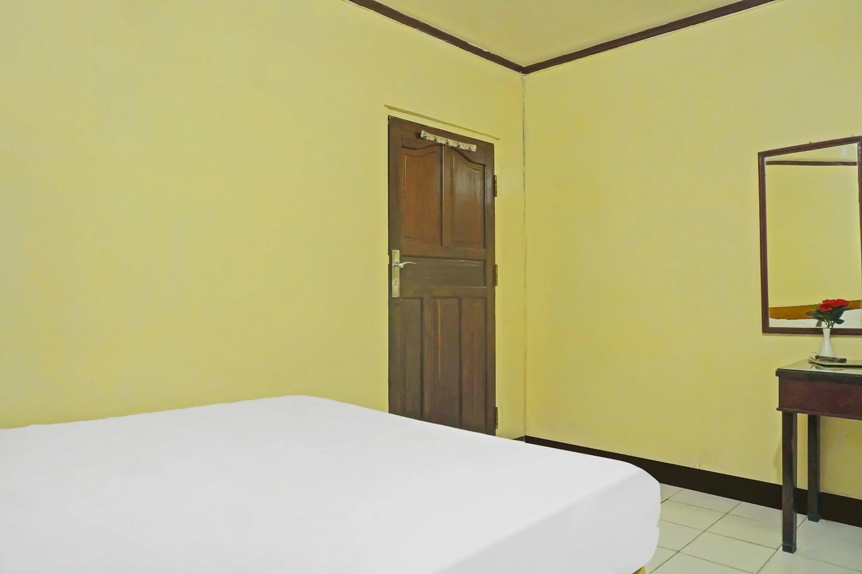 Bedroom, Bed in SPOT ON 92466 Adam Kost Syariah