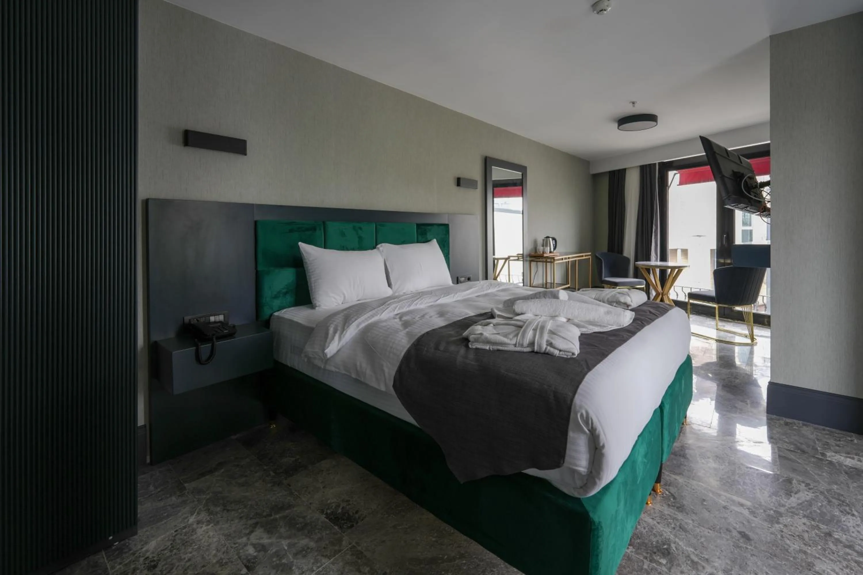 Bed in Hotel Kurucesme Business