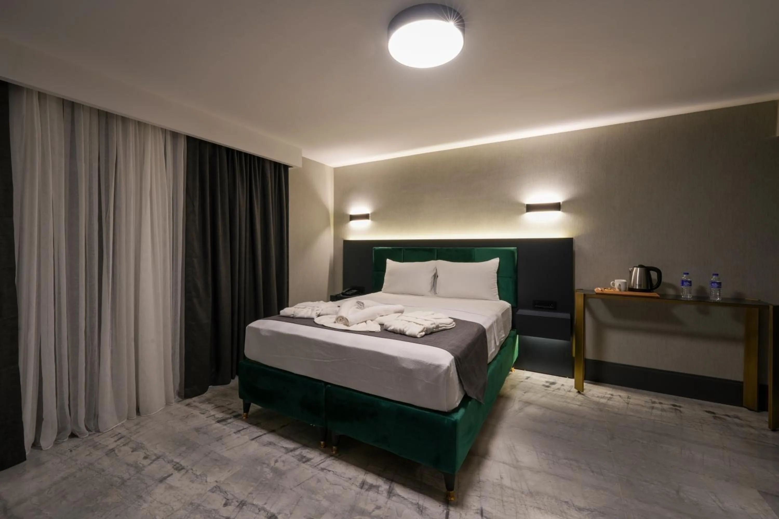 Bed in Hotel Kurucesme Business