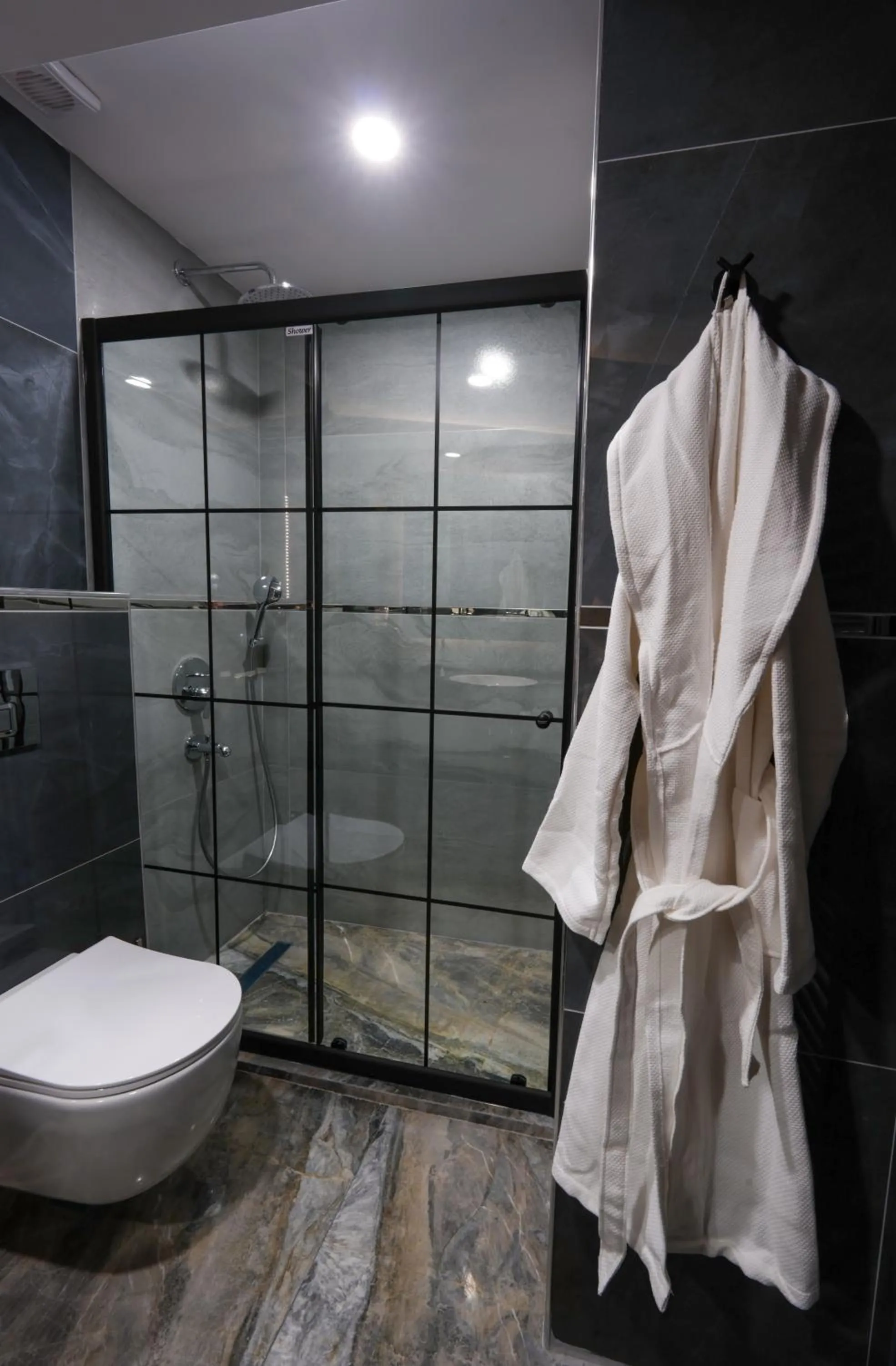 Bathroom in Hotel Kurucesme Business