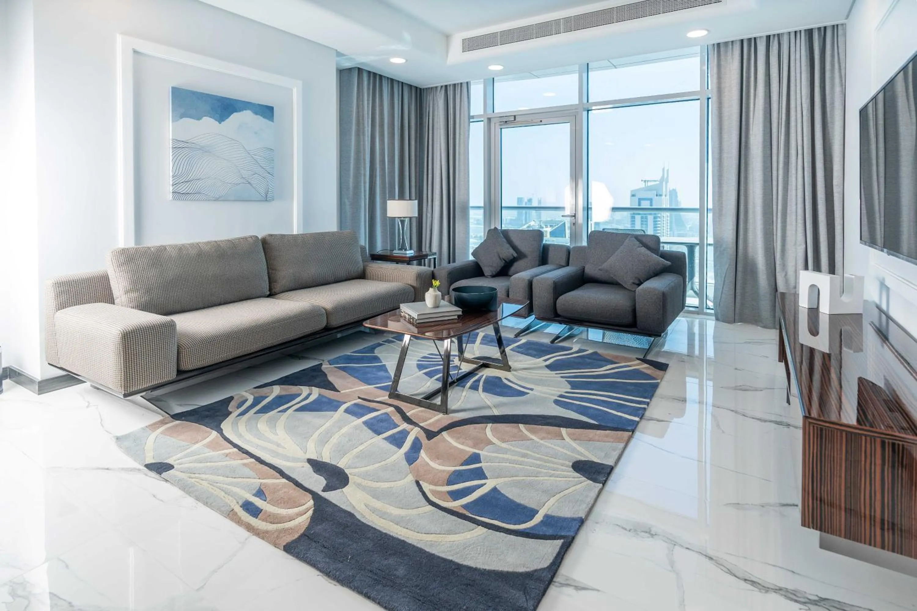 Living room in S Plaza Suites Hotel