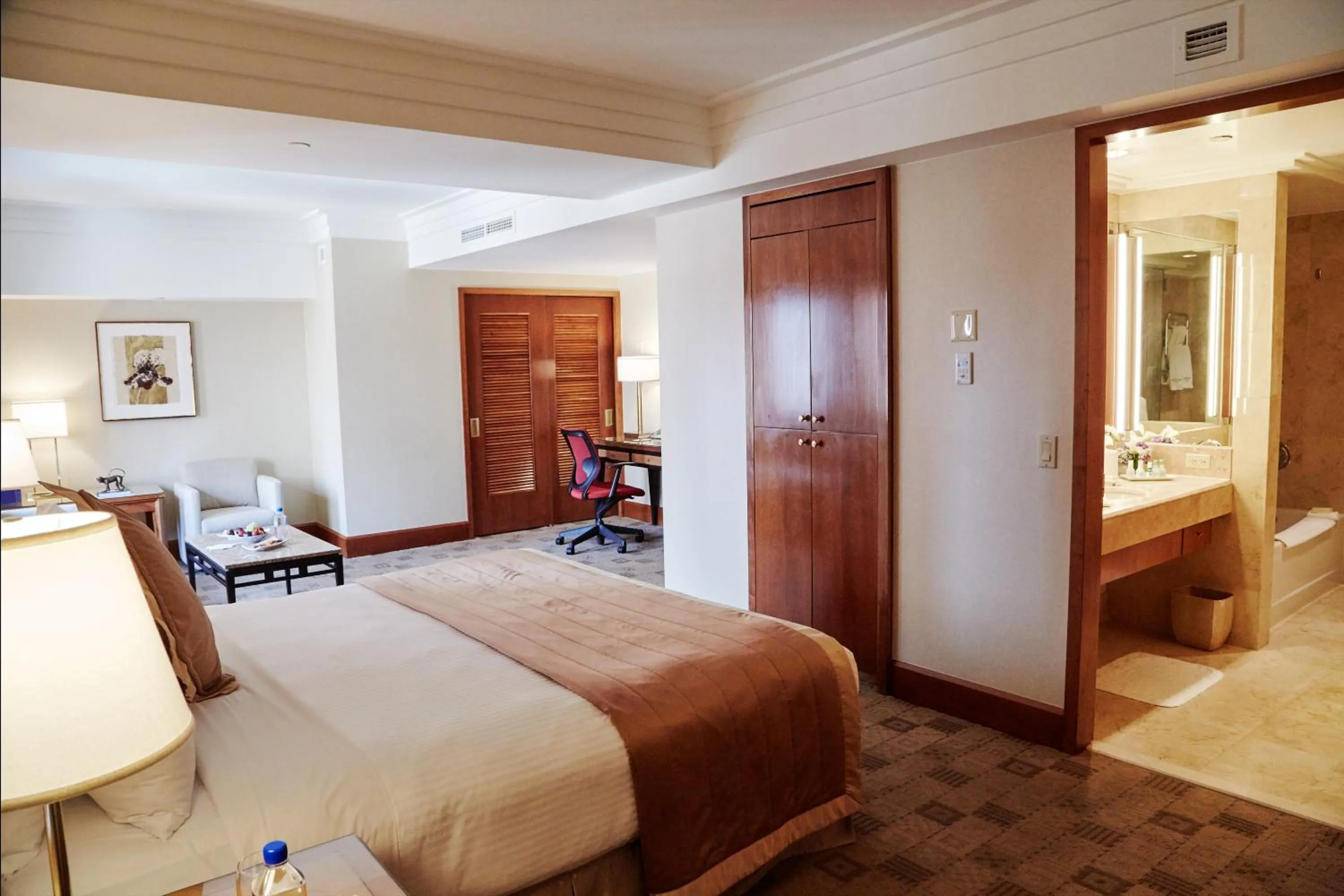 Bedroom, Bed in The Prince Kitano New York