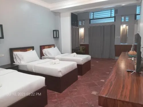 Dumaguete Seafront Hotel