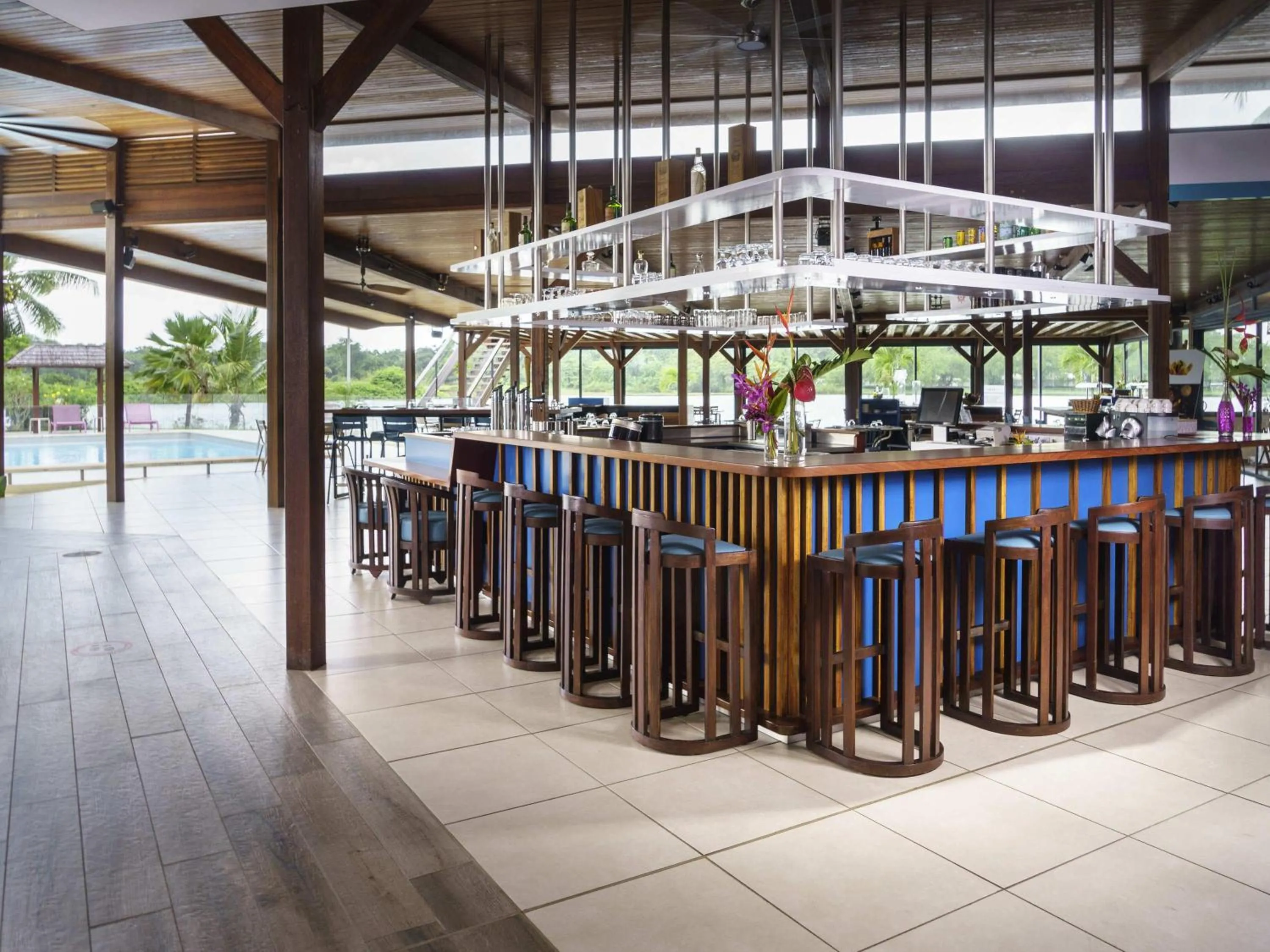 Lounge or bar in Hotel Mercure Kourou Ariatel