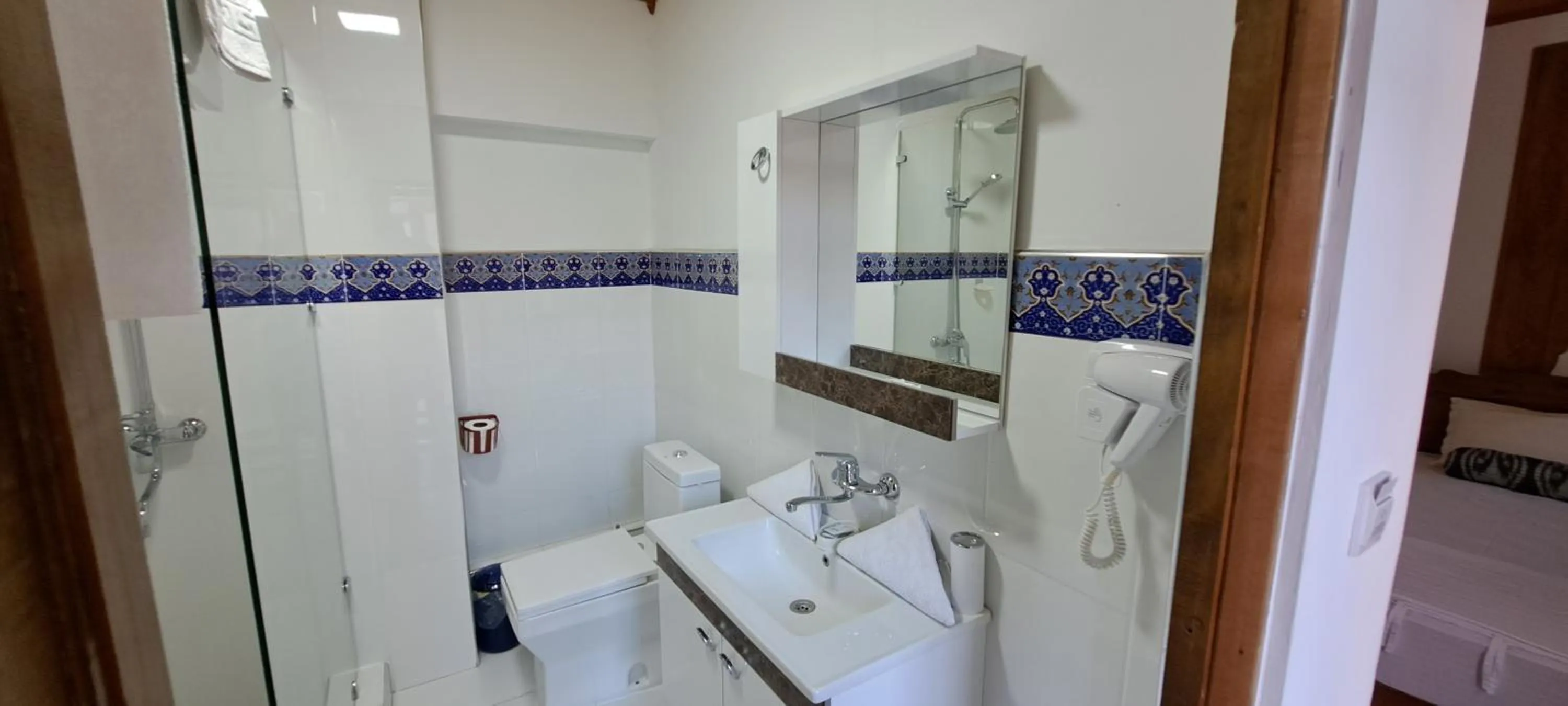 Shower in Hotel Ansi Boutique W&S terrace