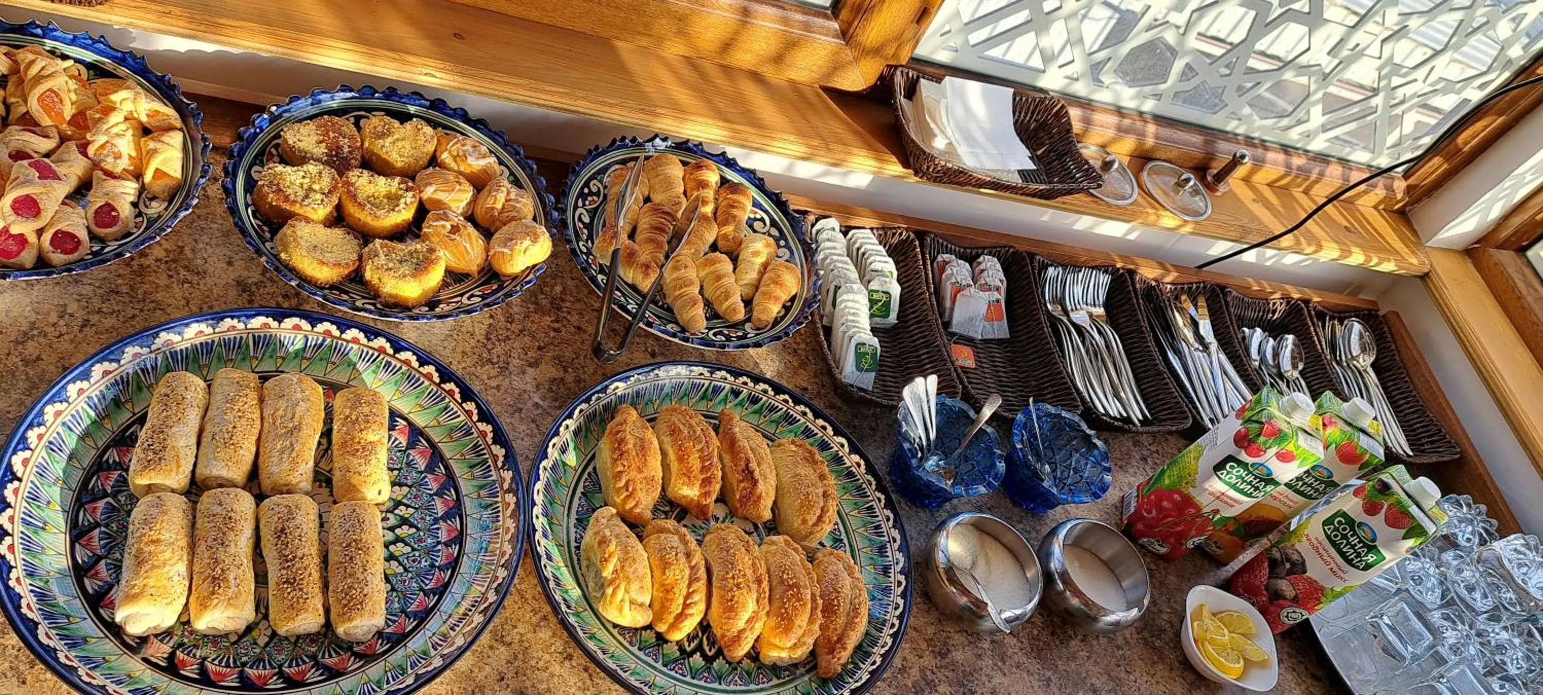 Restaurant/places to eat in Hotel Ansi Boutique W&S terrace