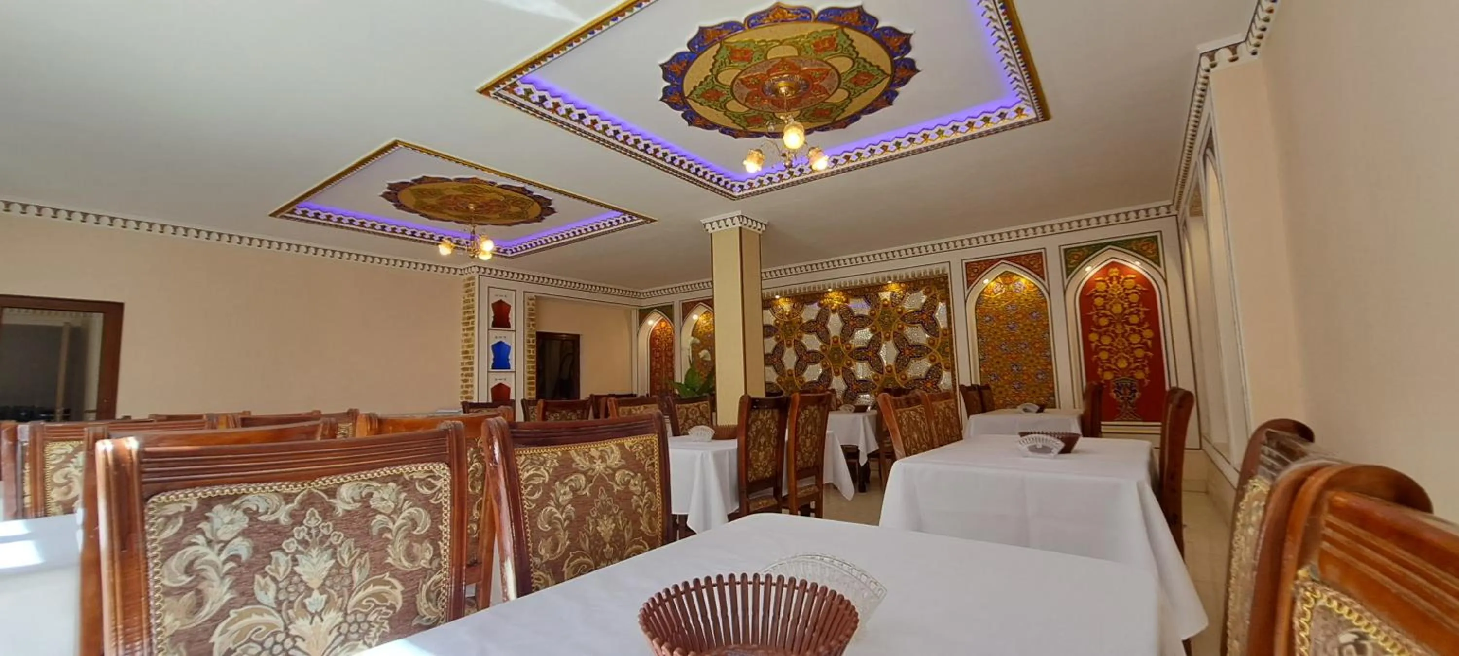 Restaurant/places to eat in Hotel Ansi Boutique W&S terrace