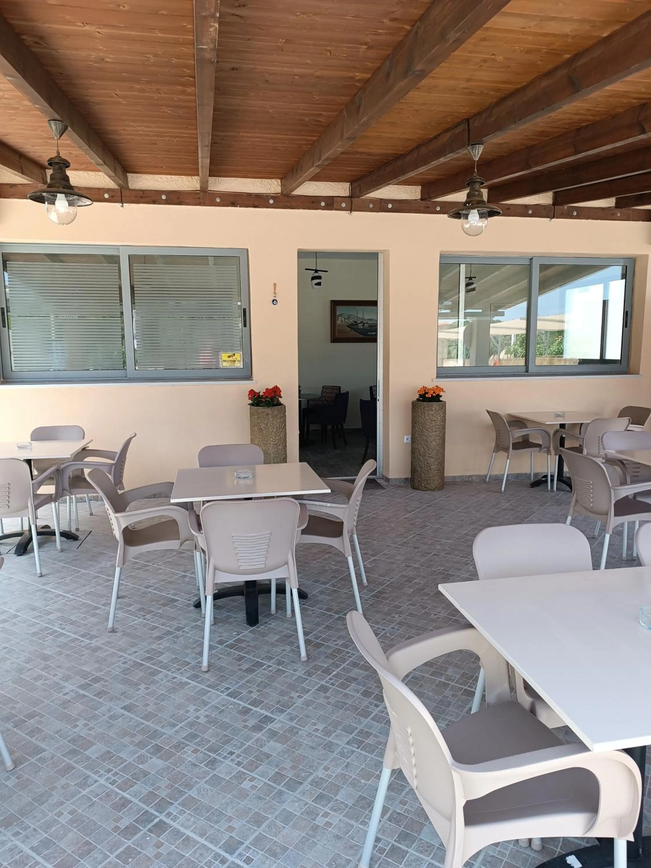 Restaurant/places to eat in GOLDEN BEACH