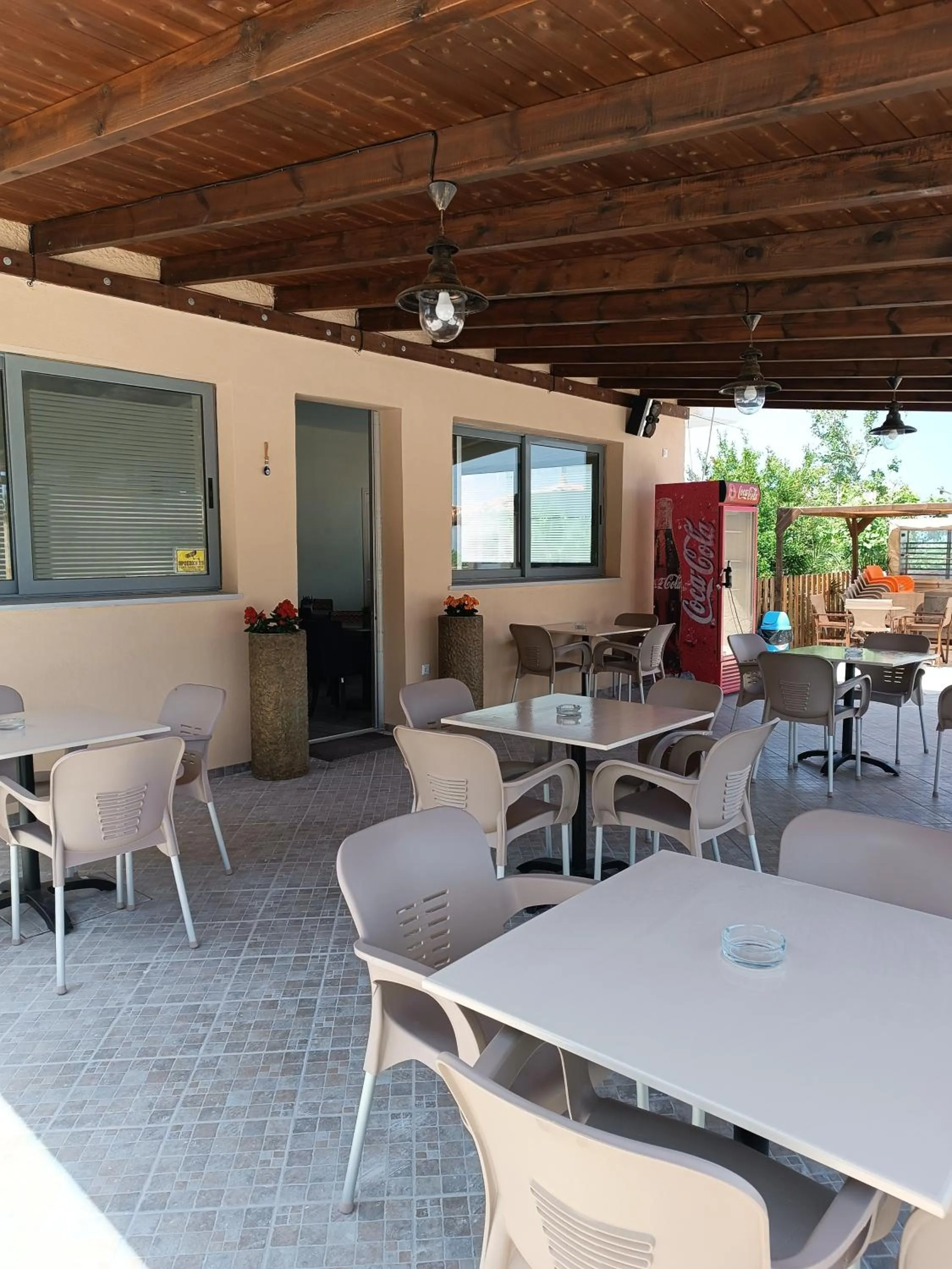 Restaurant/places to eat in GOLDEN BEACH