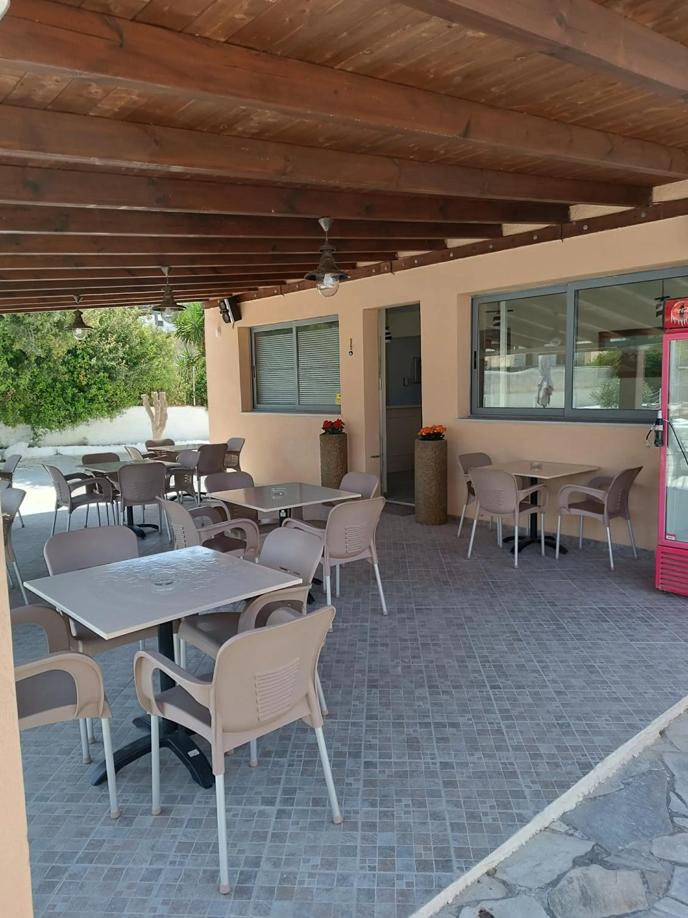 Restaurant/places to eat in GOLDEN BEACH