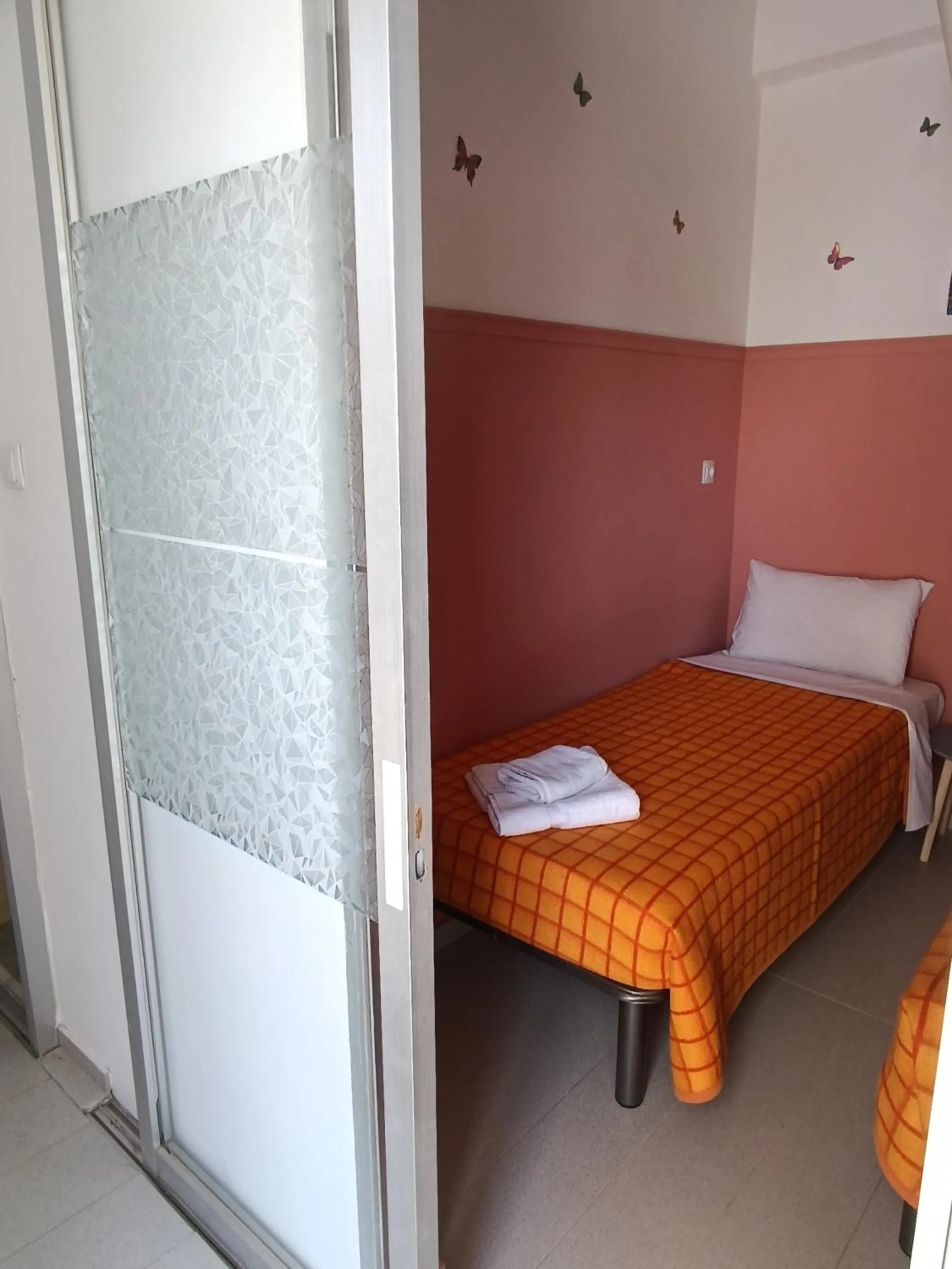 Photo of the whole room, Bed in GOLDEN BEACH