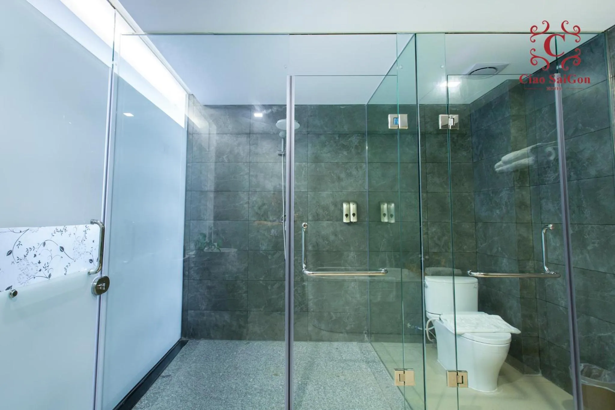 Bathroom in Ciao Saigon 2 Hotel