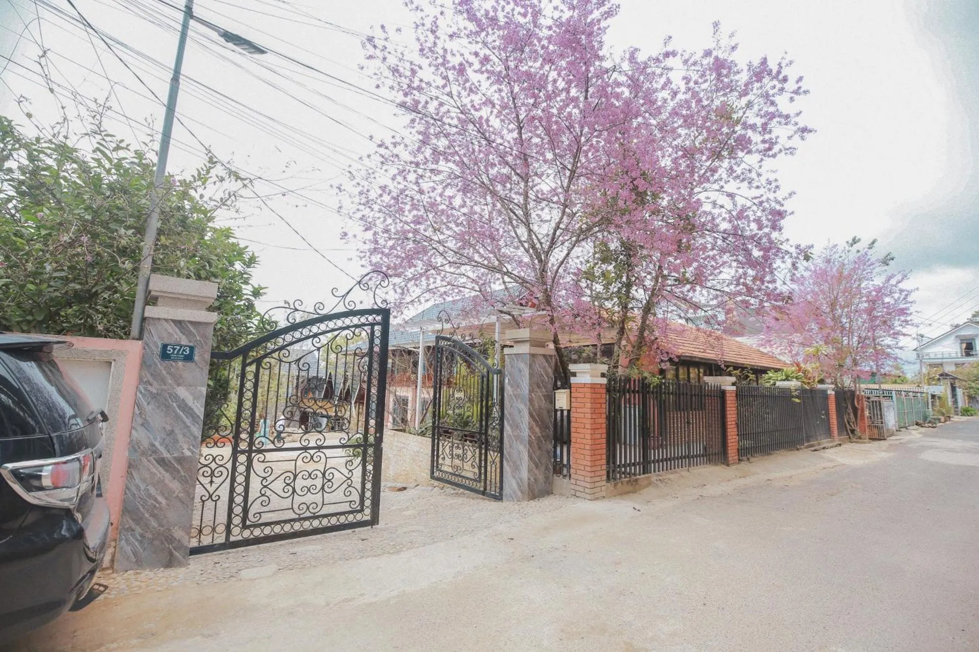 Neighbourhood in Ngọc Đông Phương Villa Home