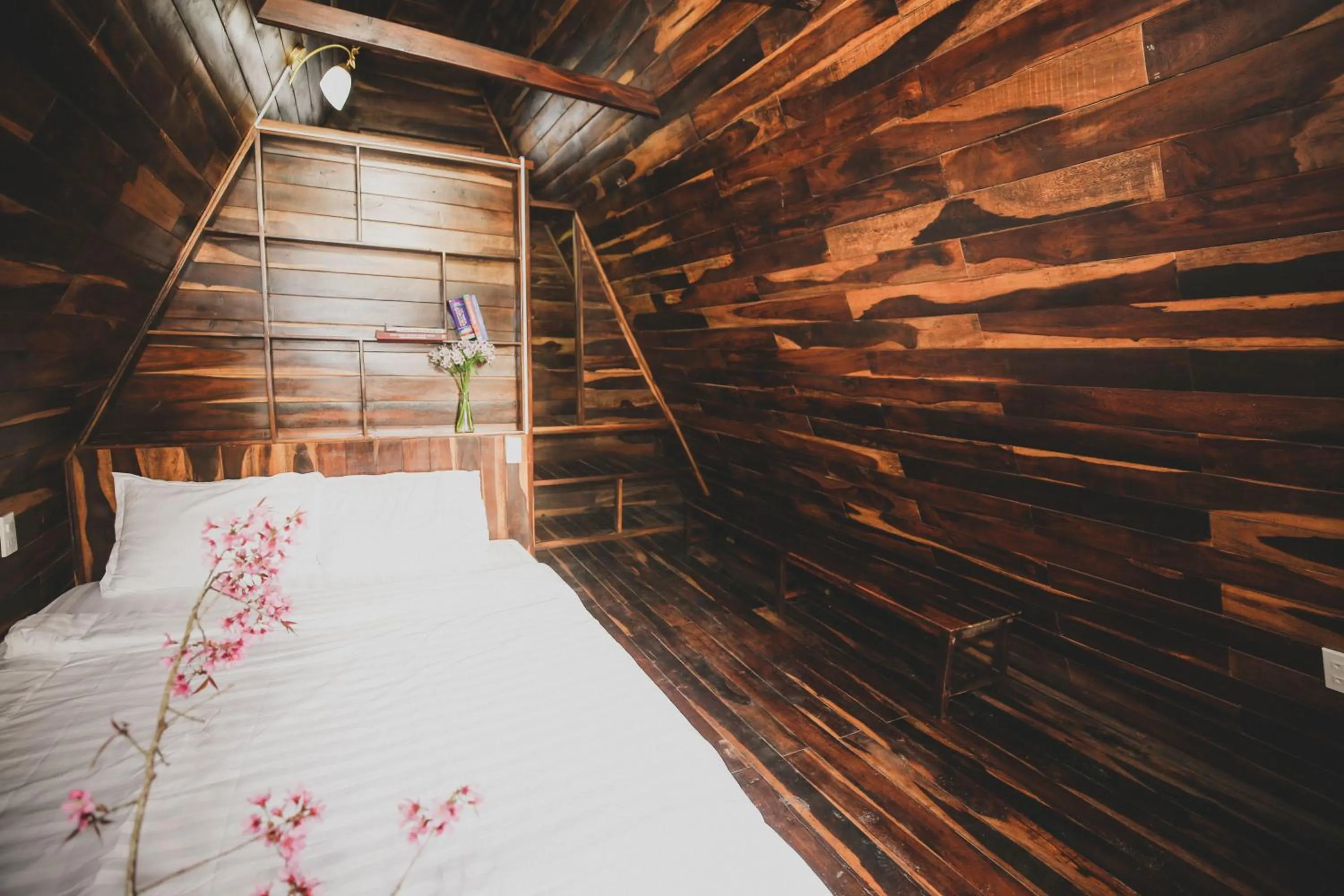 Bedroom, Bed in Ngọc Đông Phương Villa Home