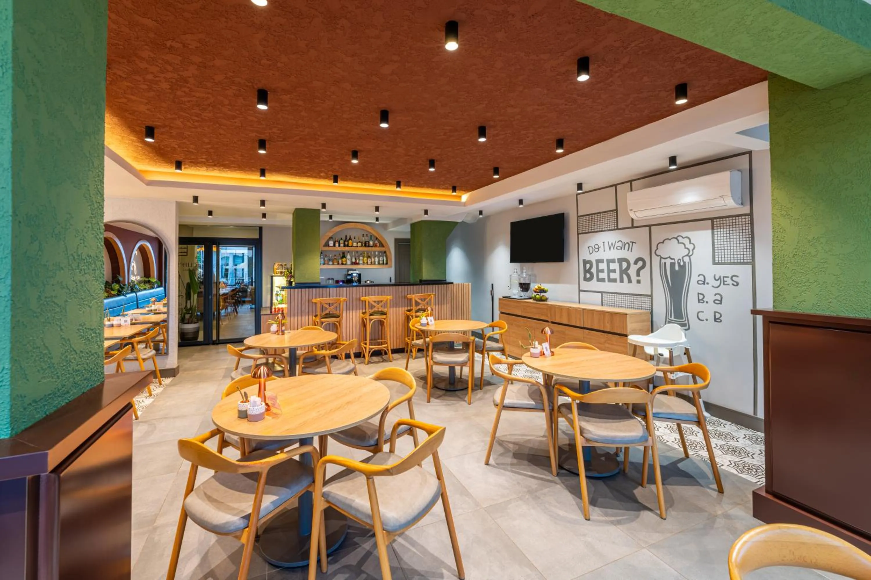 Restaurant/places to eat in Echinus Lara Hotel