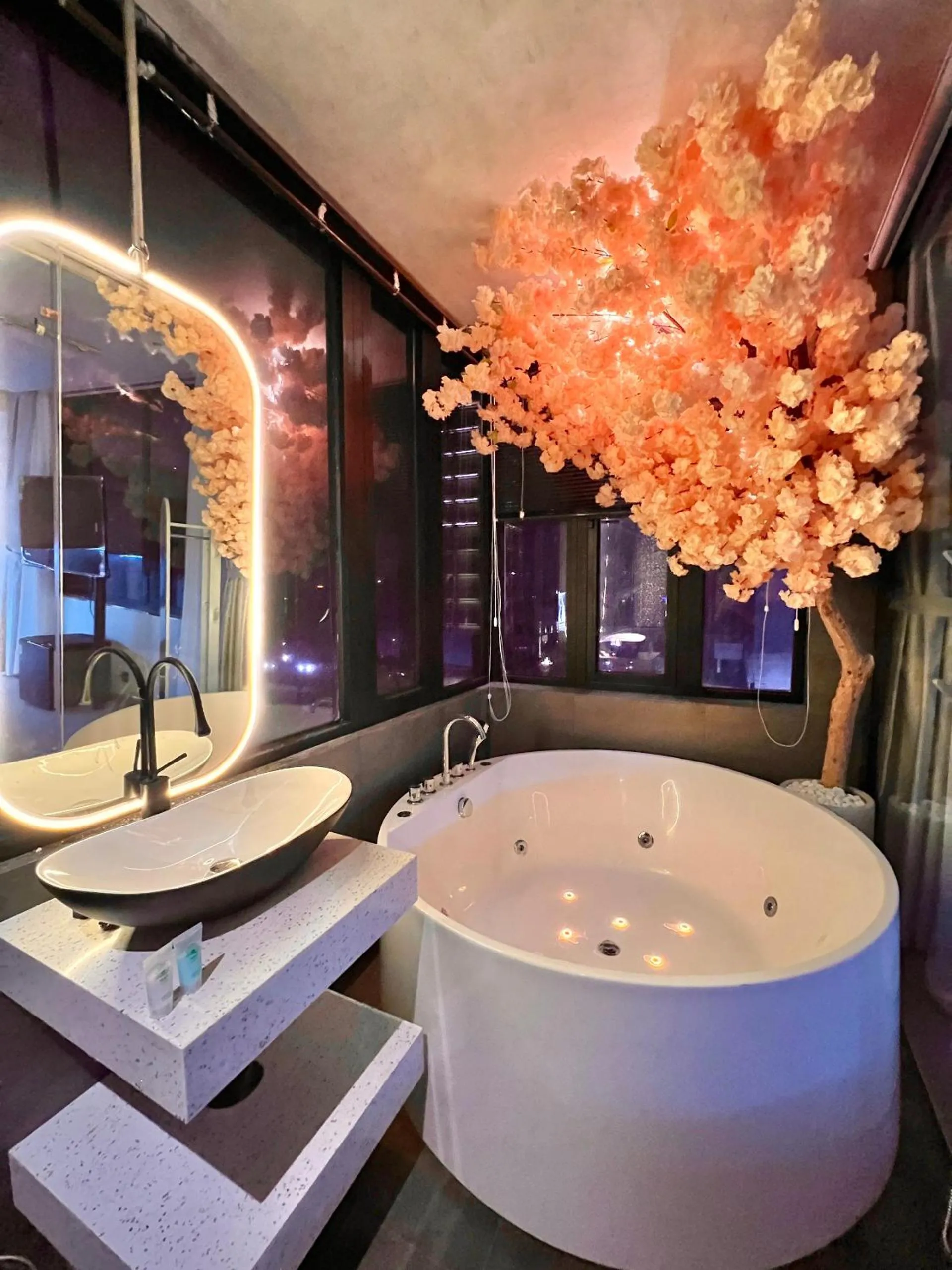 Hot Tub in Midas Hotel