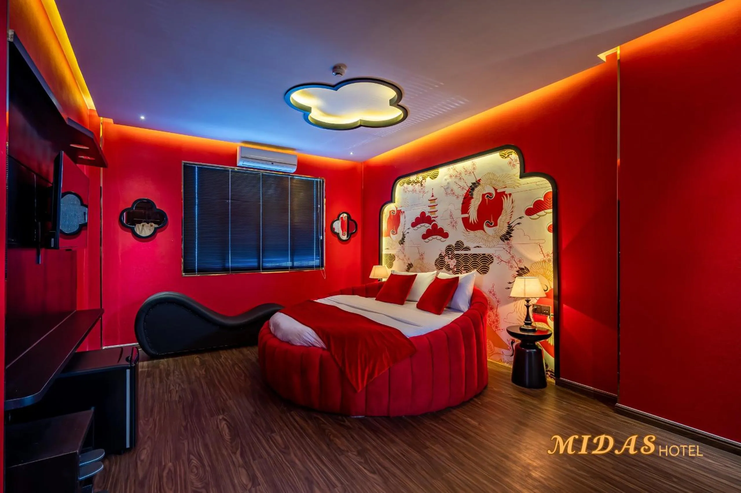 Bed in Midas Hotel