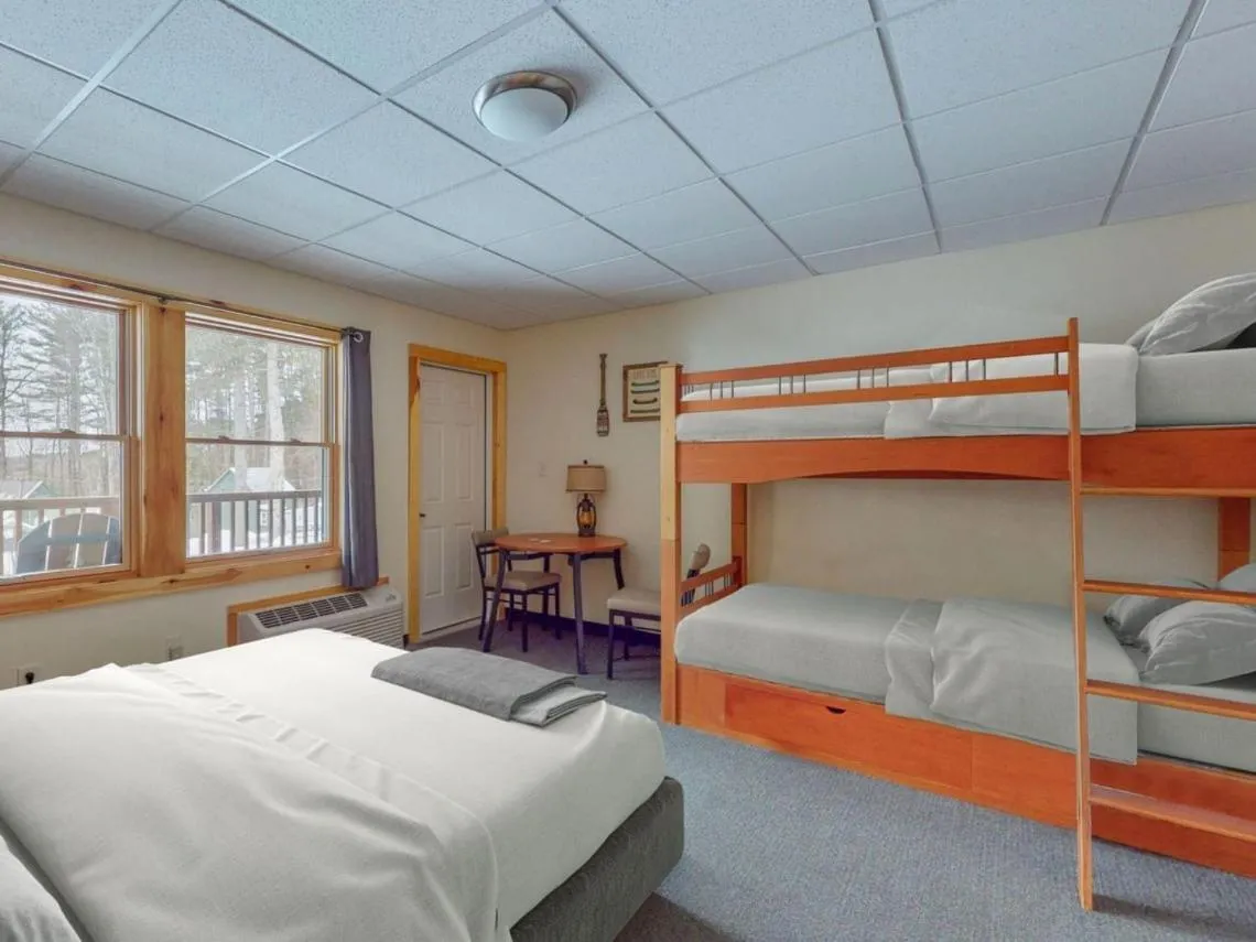 Superior Twin Room in Lodge at Schroon Lake