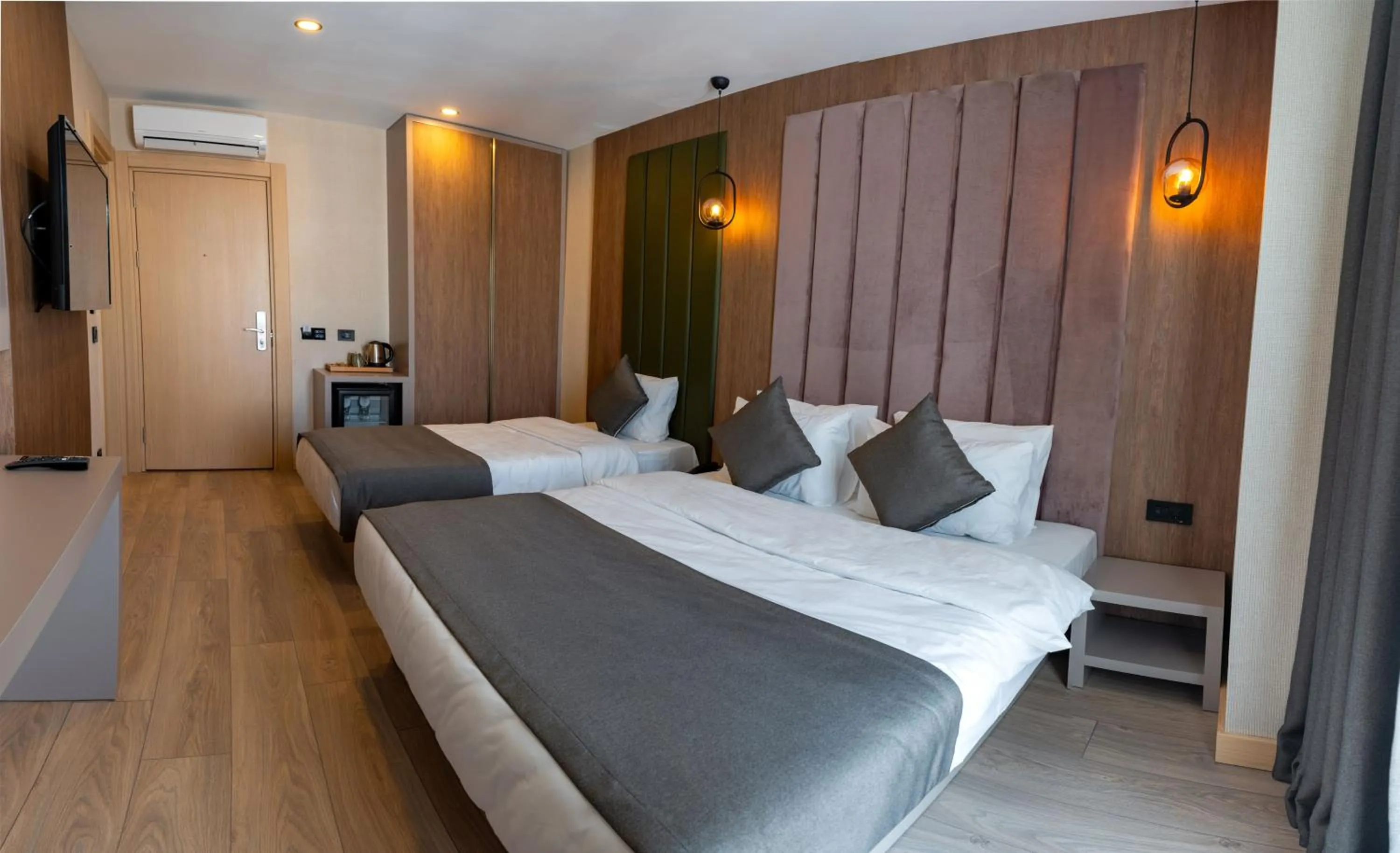 Photo of the whole room, Bed in Perast City Hotel