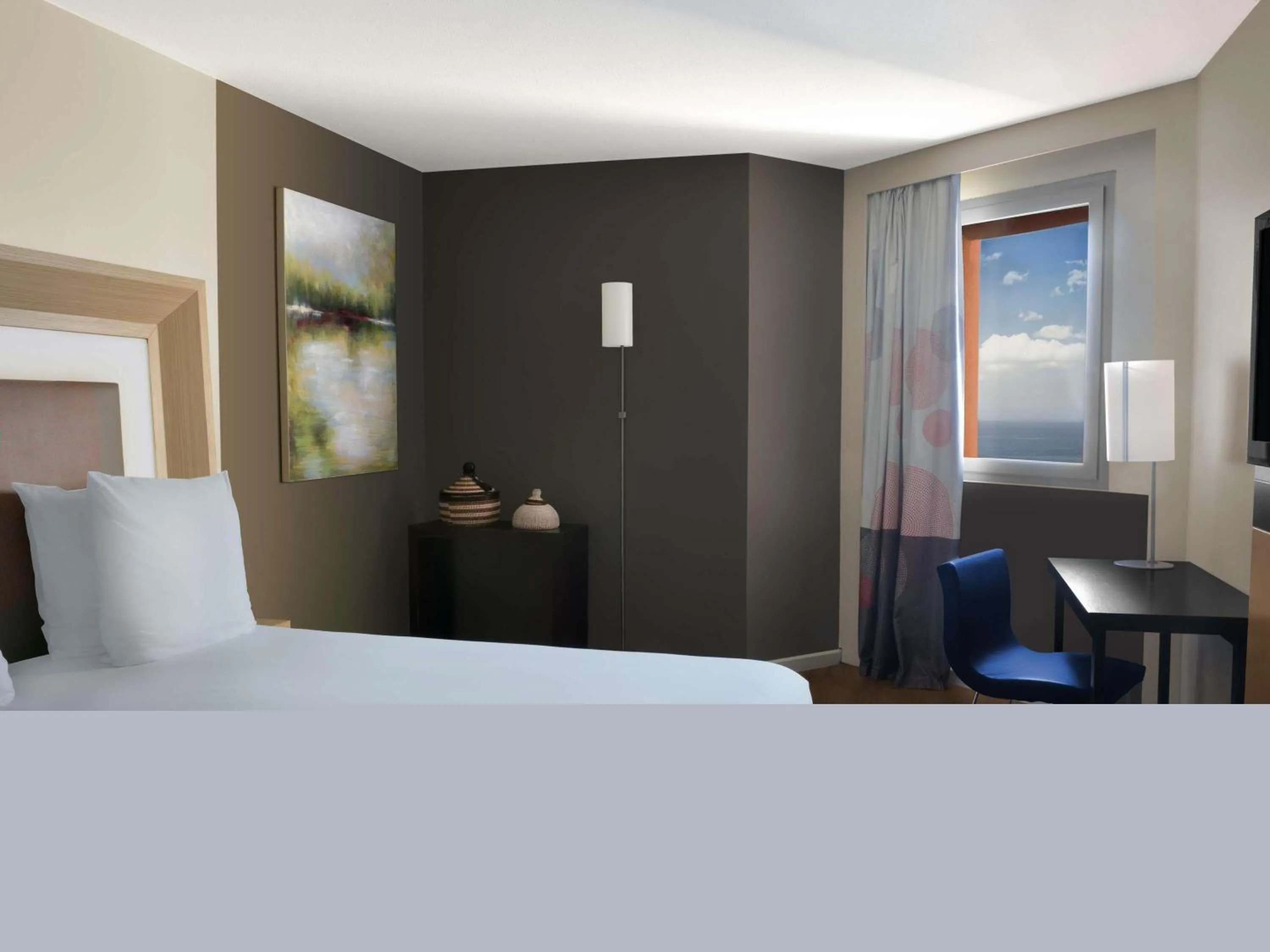 Bedroom, Bed in Novotel Dakar