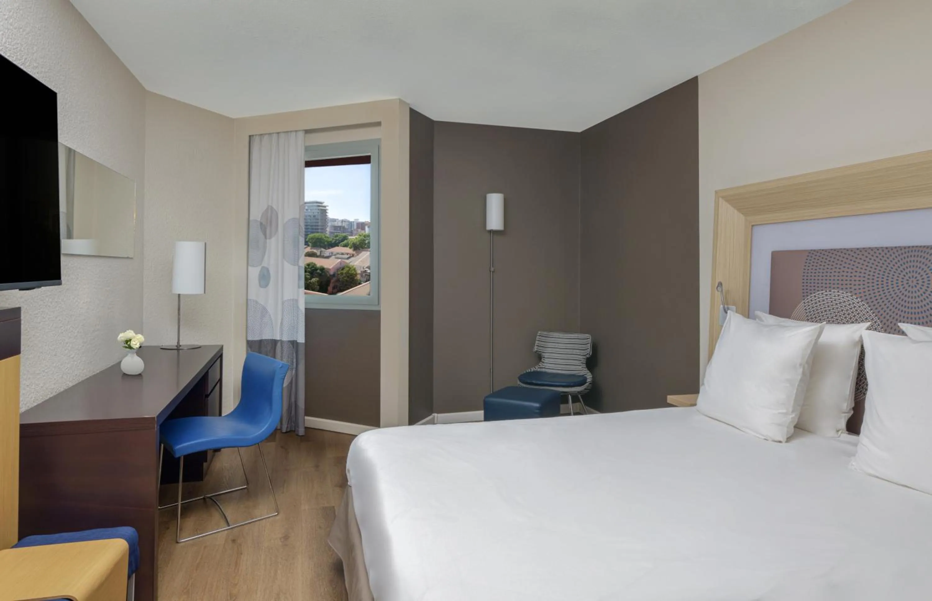 City view, Bed in Novotel Dakar