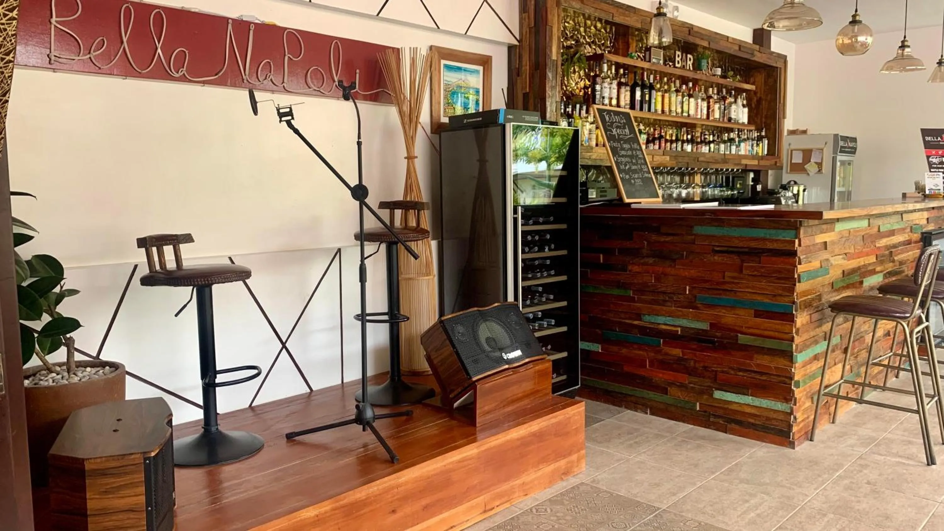 Bella Napoli Resort & Resto