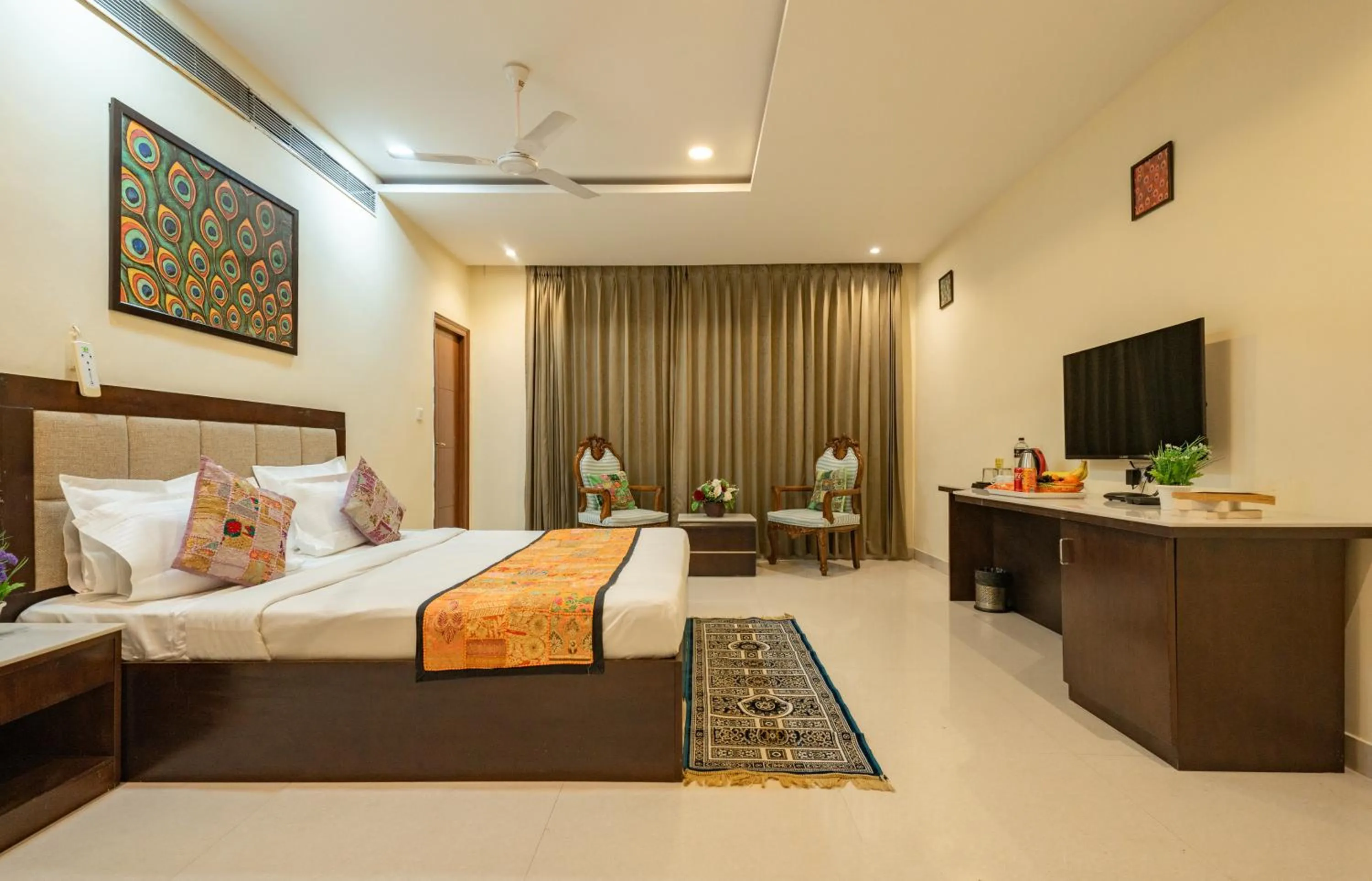 TV and multimedia, Bed in Tripli Hotels White Manor