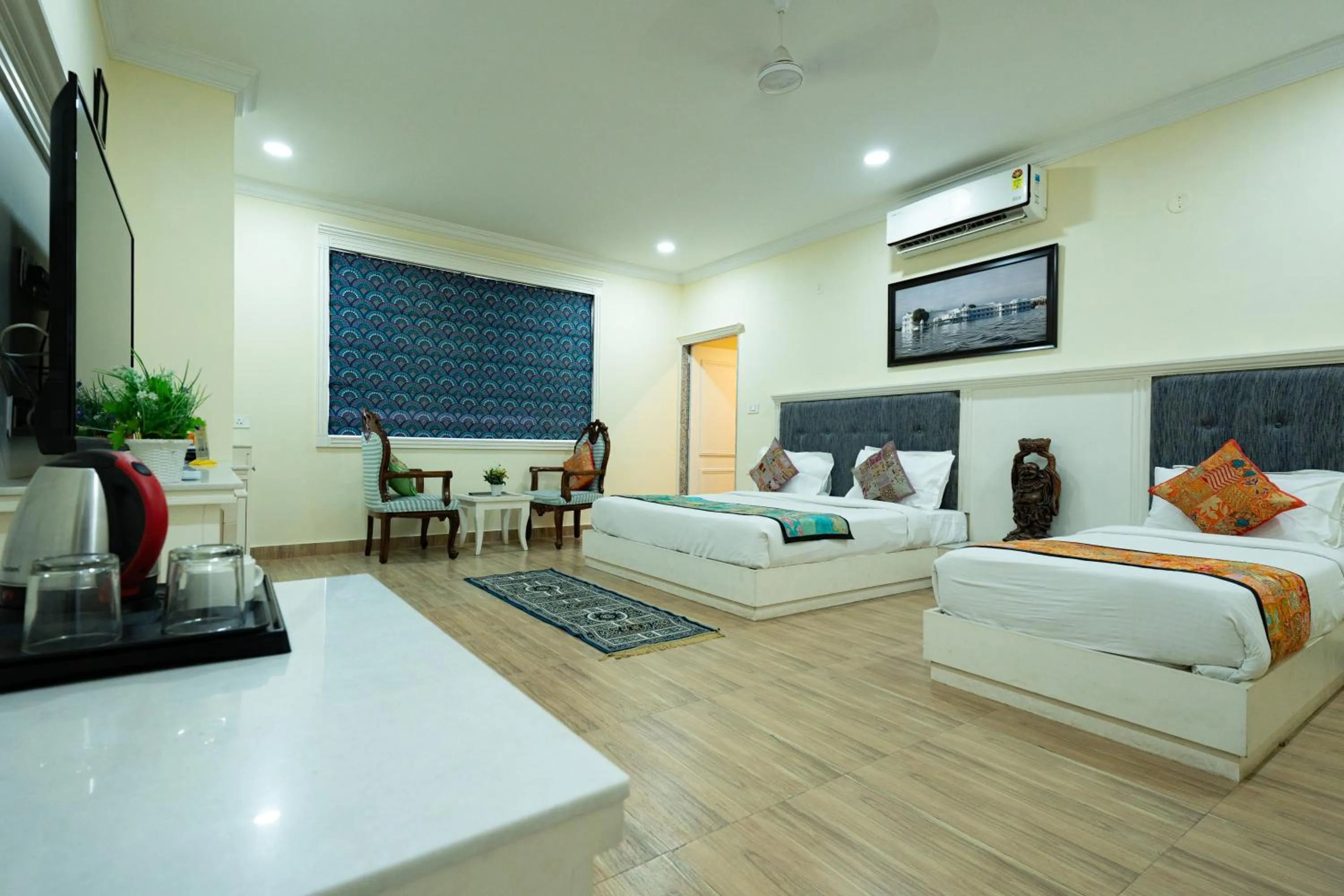 Photo of the whole room, Bed in Tripli Hotels White Manor