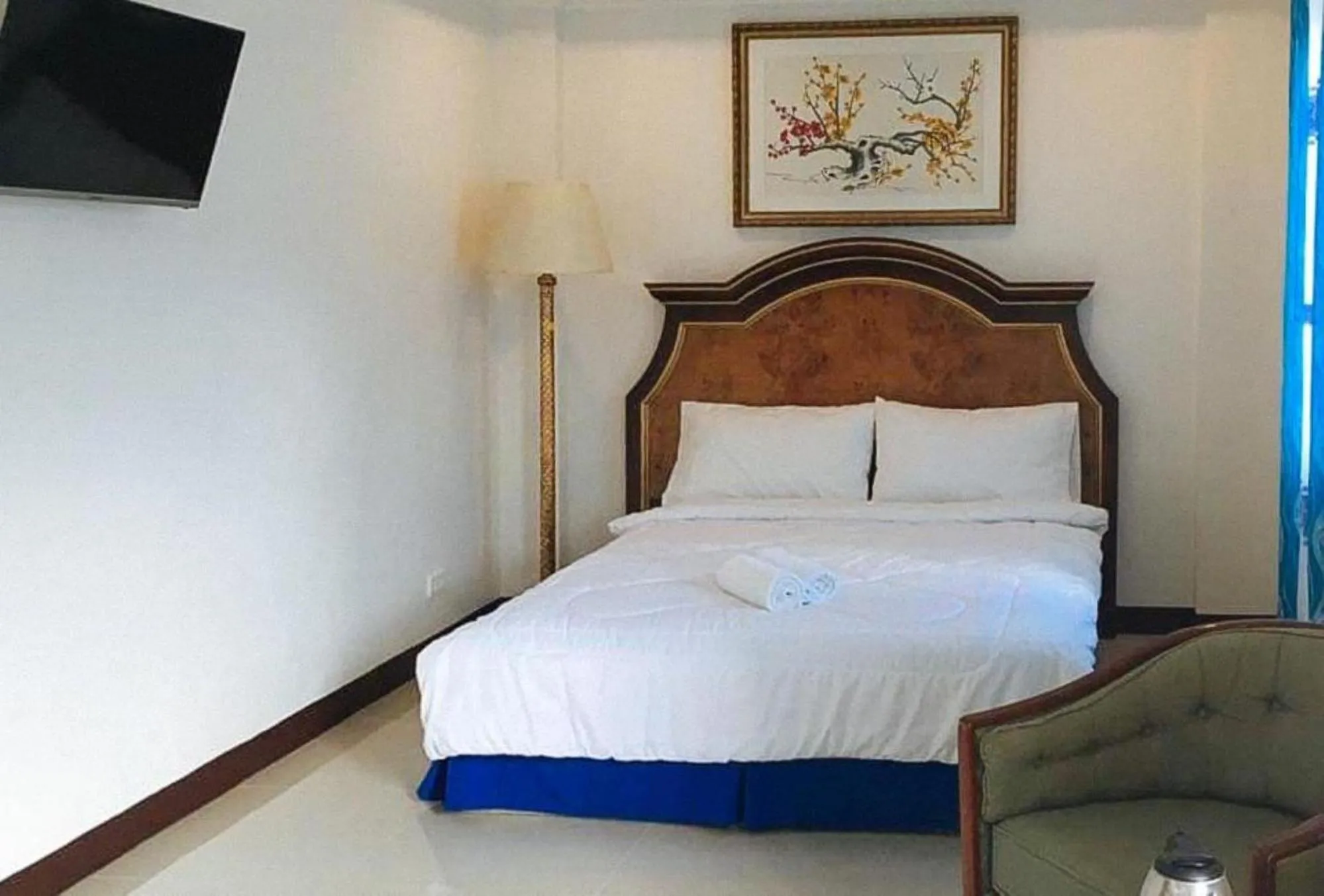Bed in RedDoorz at Caree Boutique Hotel Bulan Sorsogon