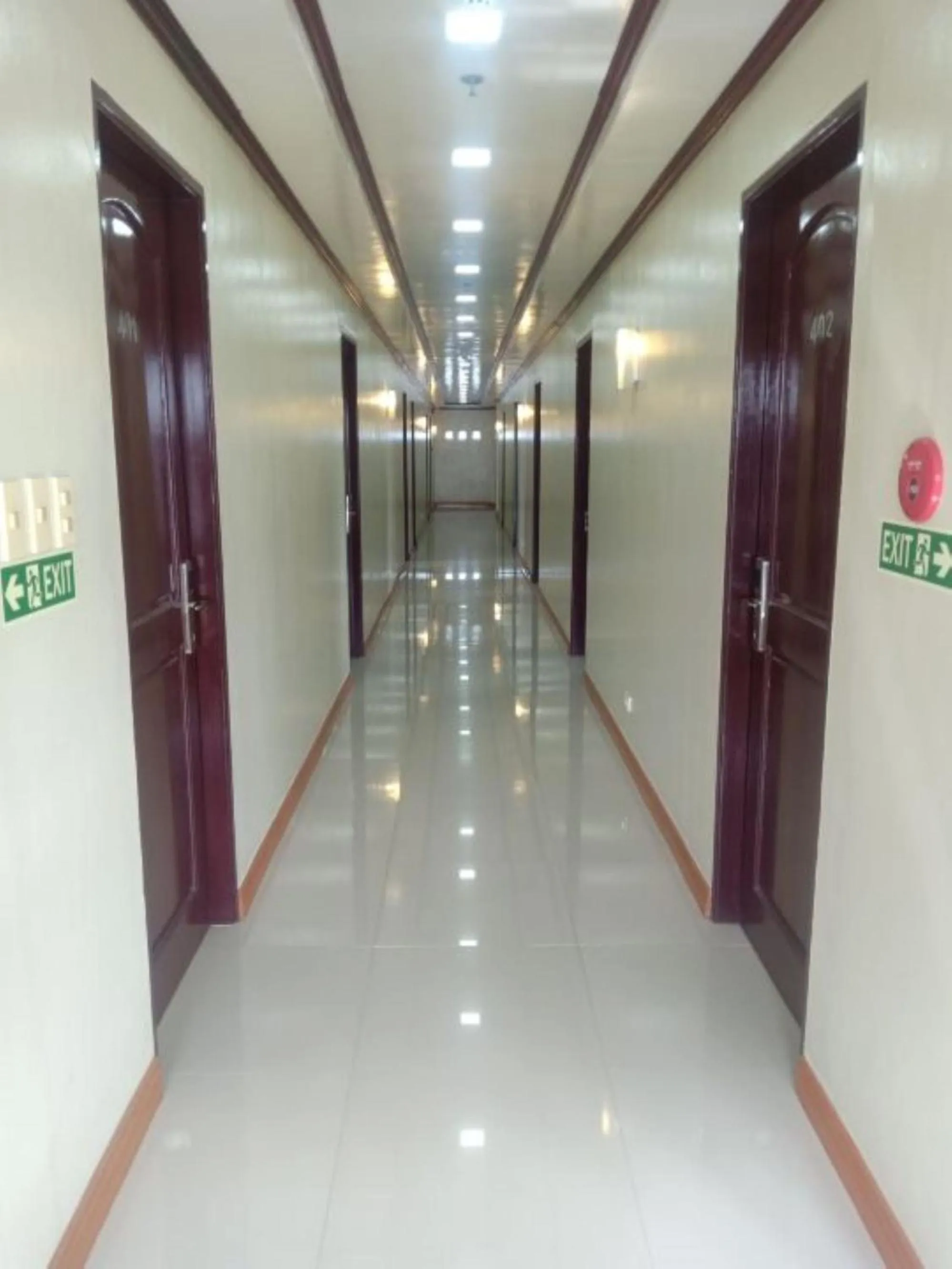 Area and facilities in RedDoorz at Caree Boutique Hotel Bulan Sorsogon