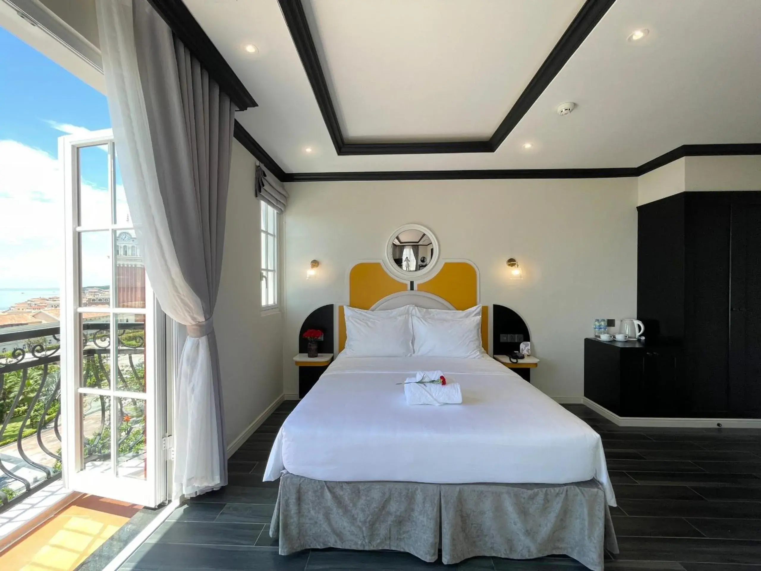 Double Room with Sea View in Le Bonheur Hotel Double Room with Sea View in Le Bonheur Hotel