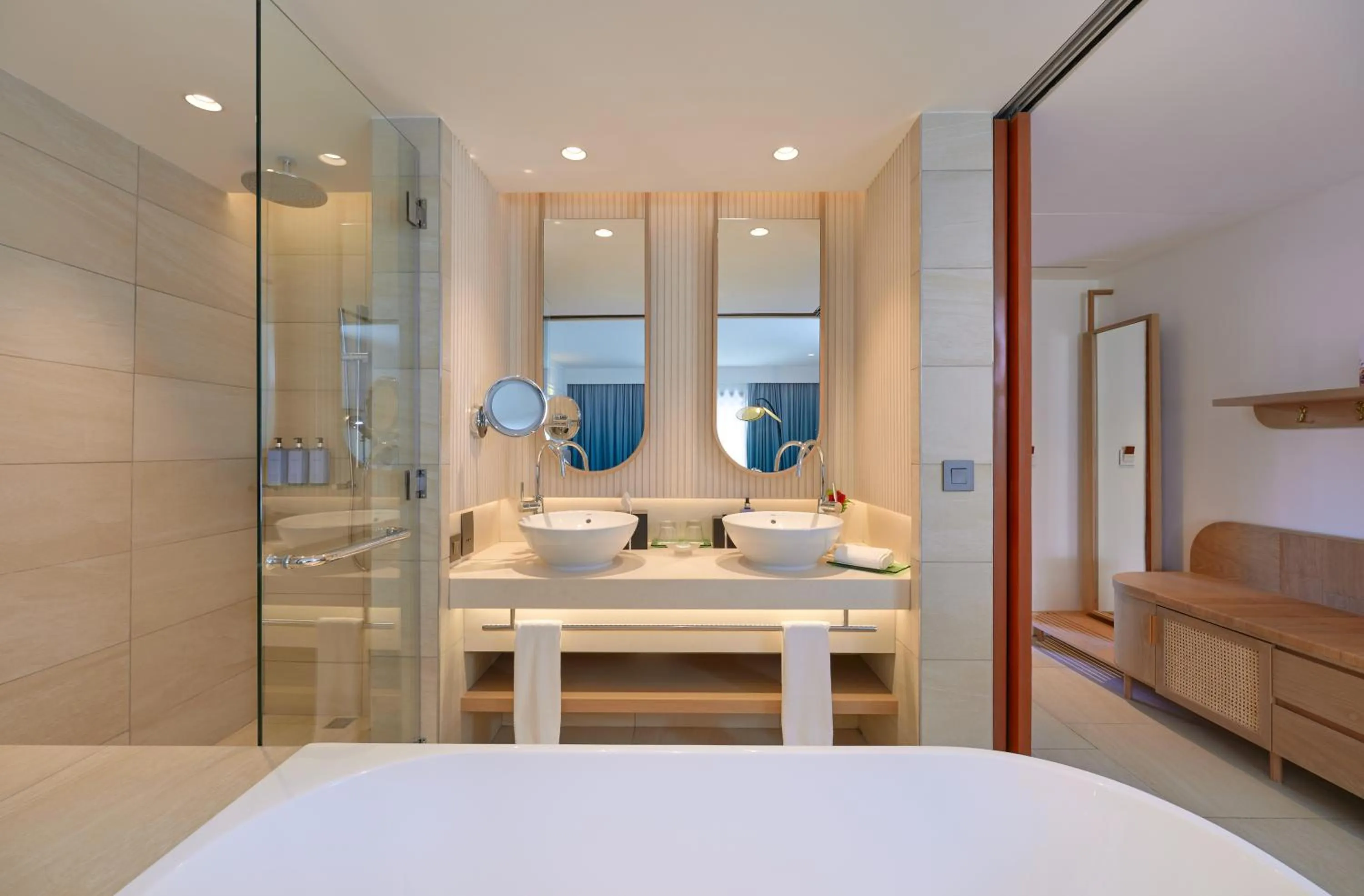 Bathroom, Bed in Sofitel Mauritius L'Imperial Resort & Spa