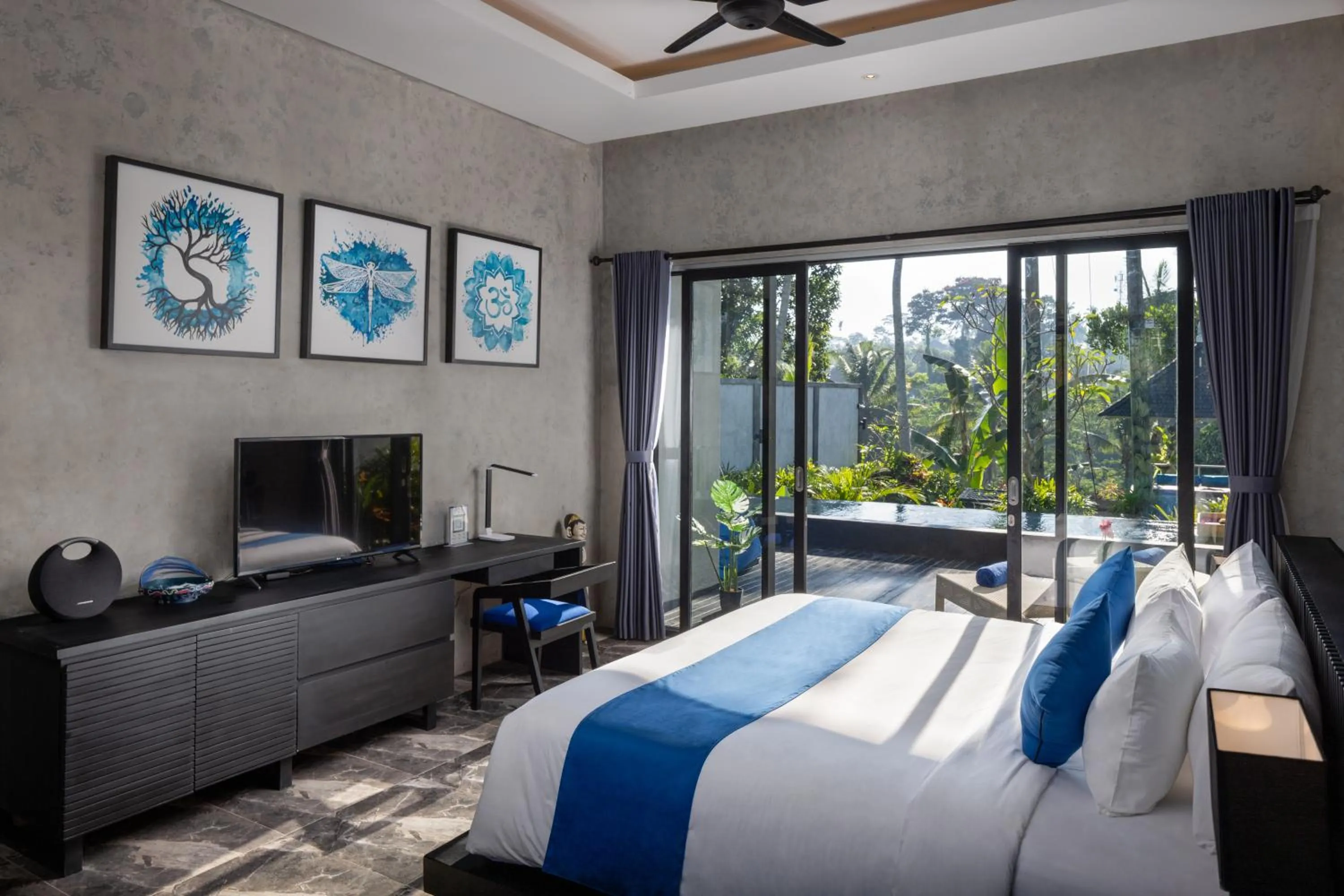 Bed in Capung Asri Eco Luxury Resort with Private Pool Villas