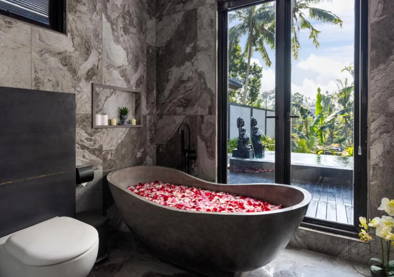 Bath in Capung Asri Eco Luxury Resort with Private Pool Villas