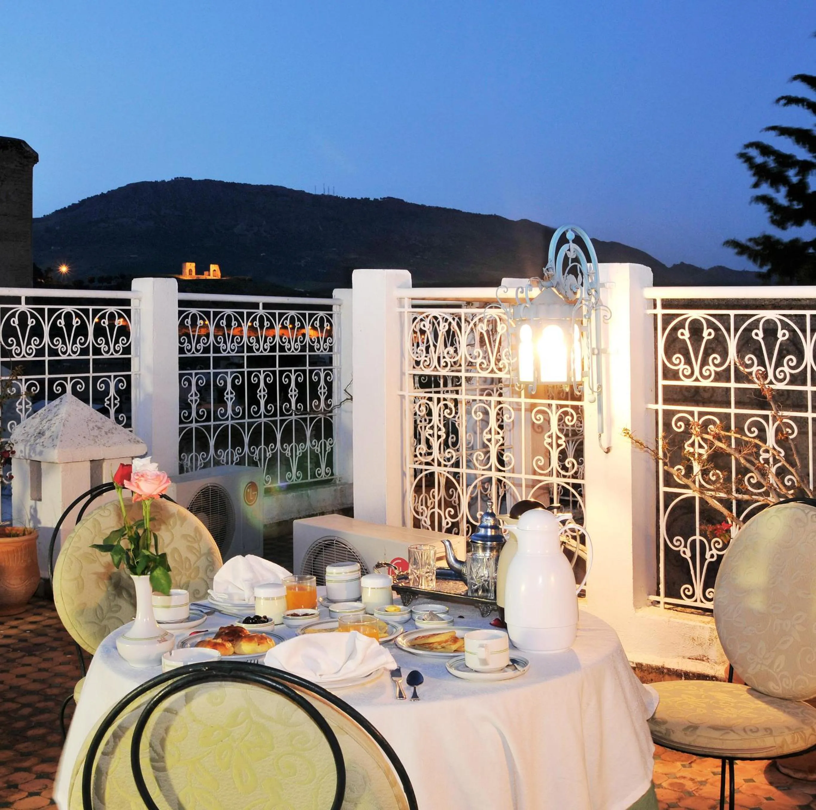 Restaurant/places to eat in Riad Myra