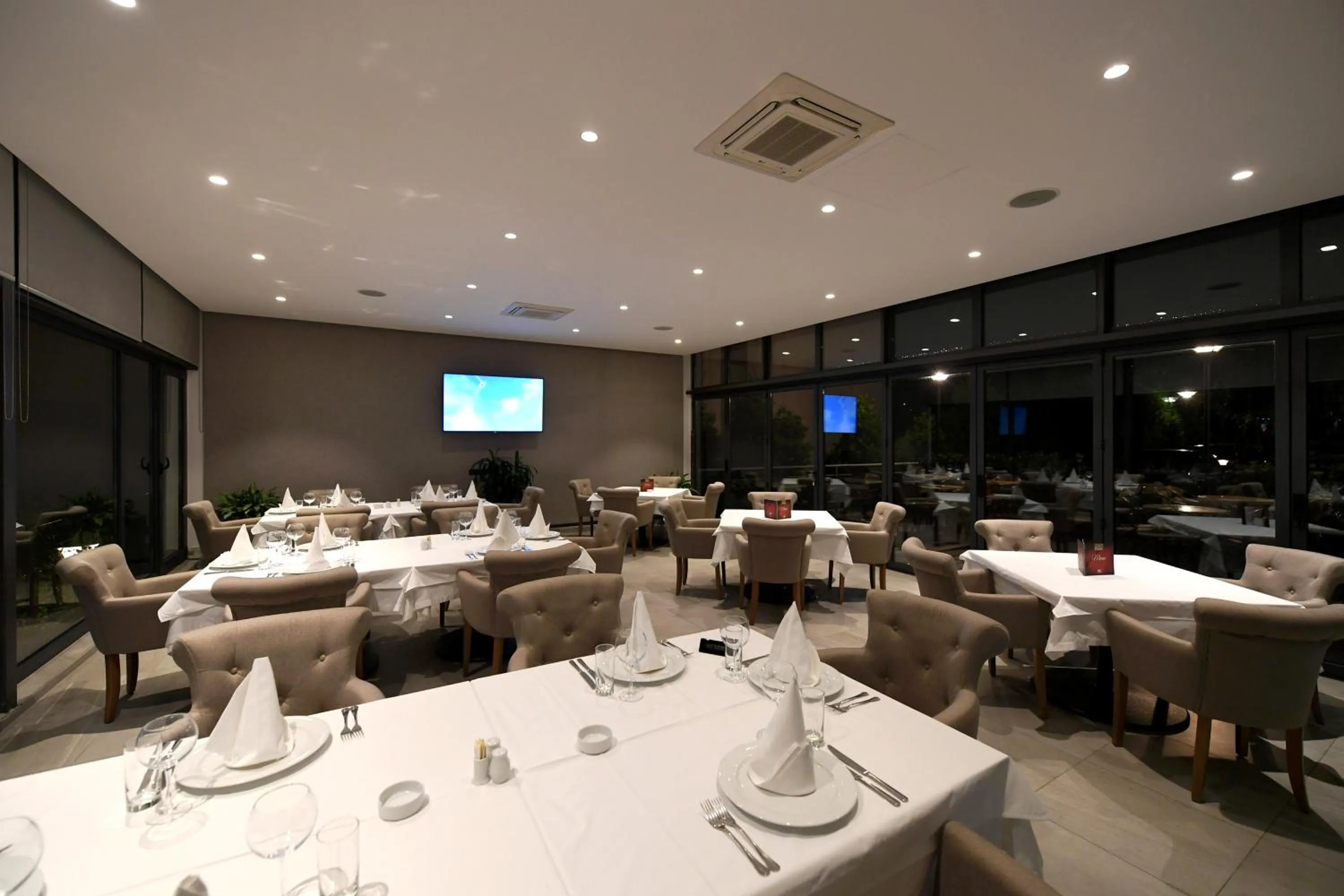 Restaurant/places to eat in Hotel Orasac