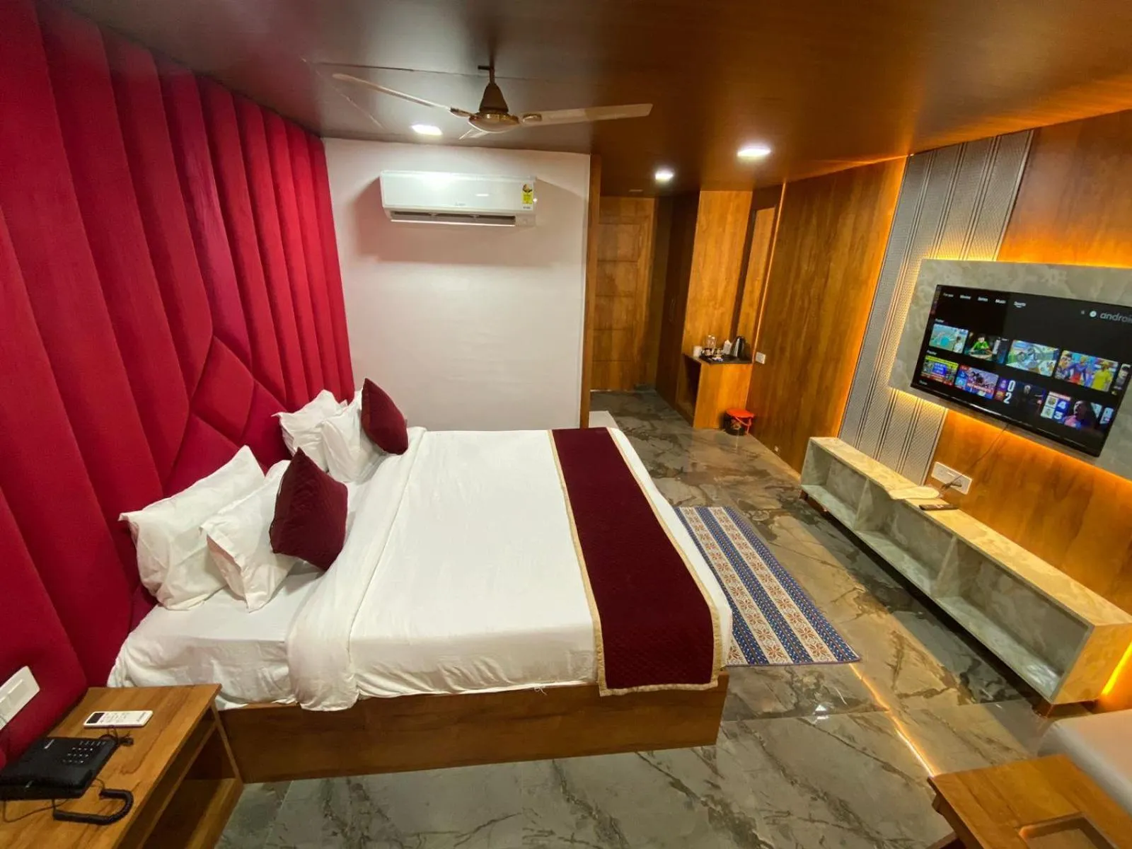 Bed in Rich Grand Hotel