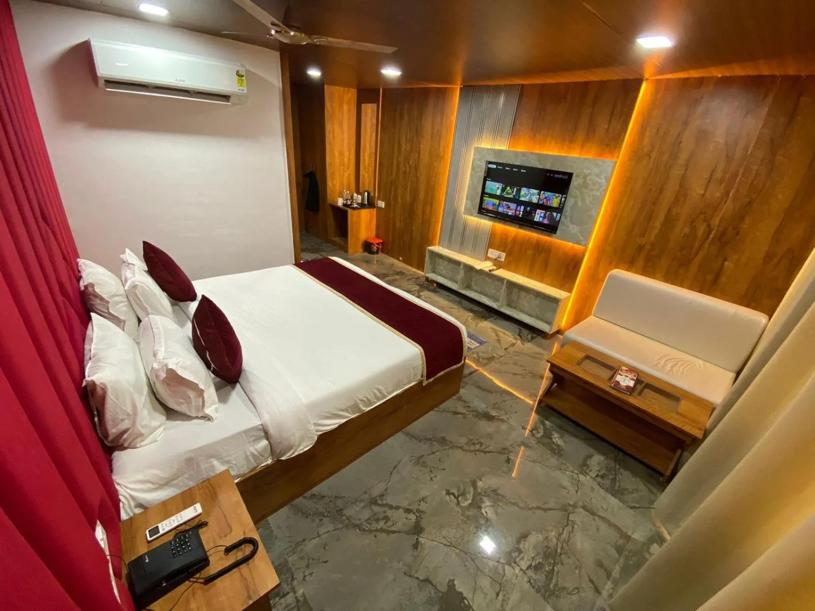 Bed in Rich Grand Hotel