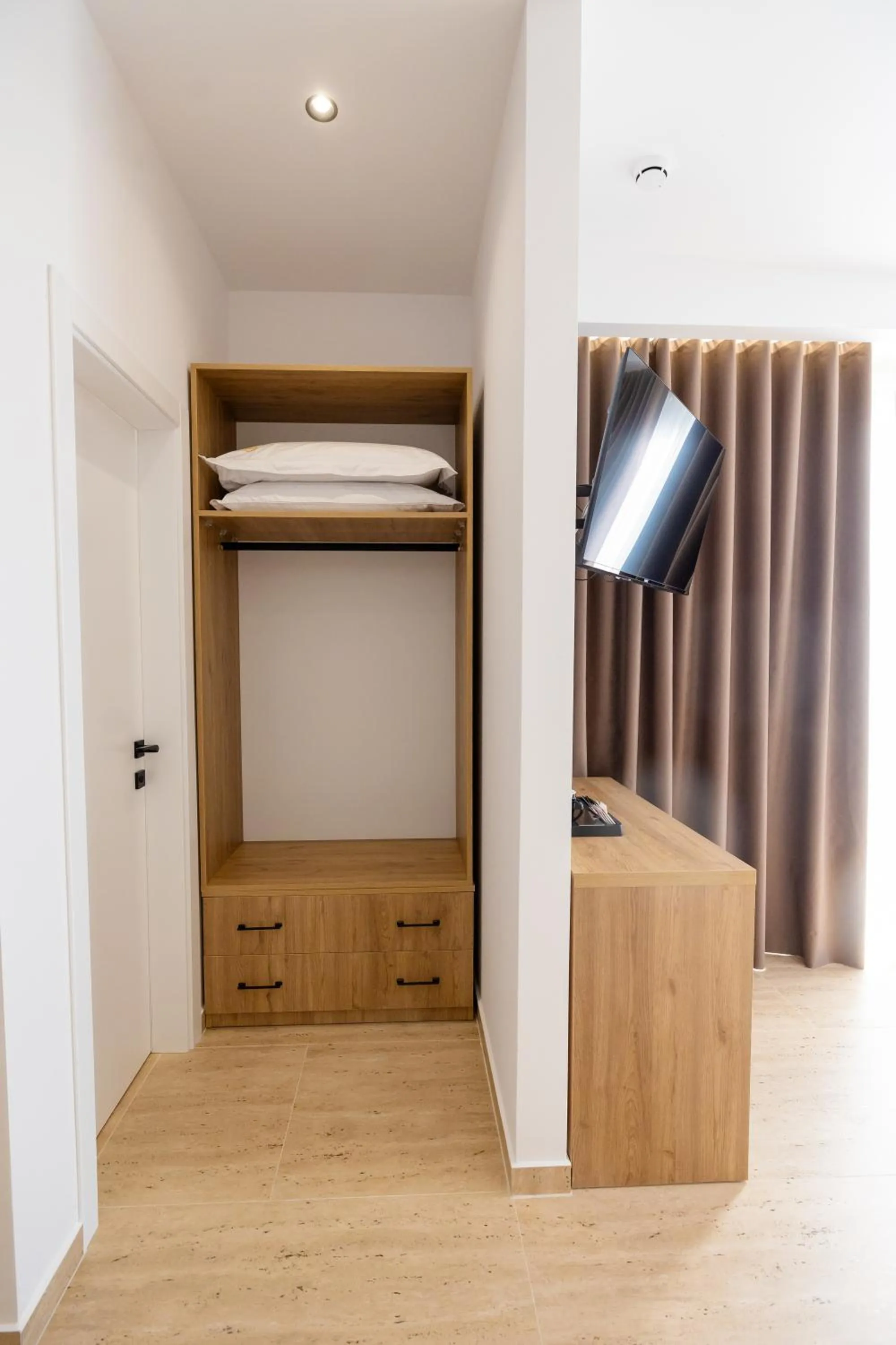 TV and multimedia, Bed in Sea & Sand Hotel