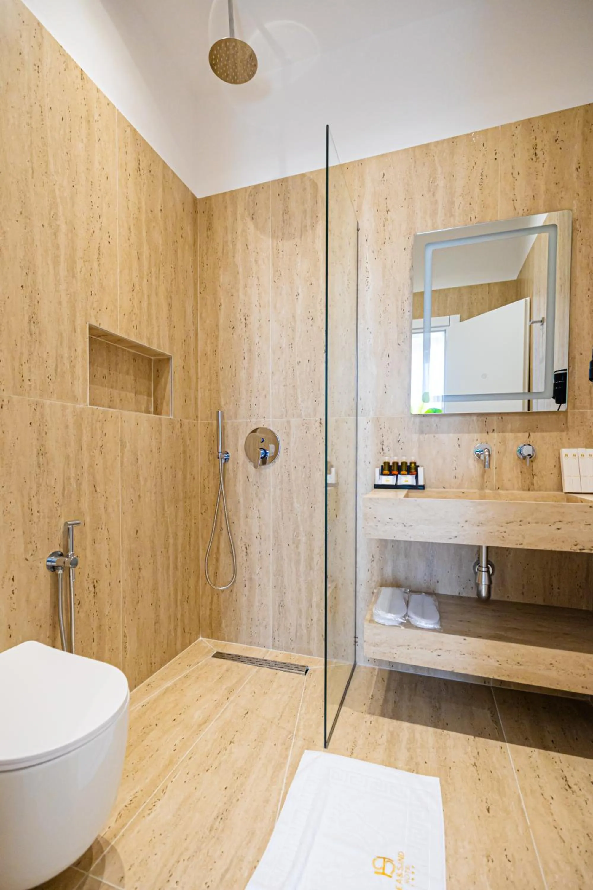 Shower in Sea & Sand Hotel